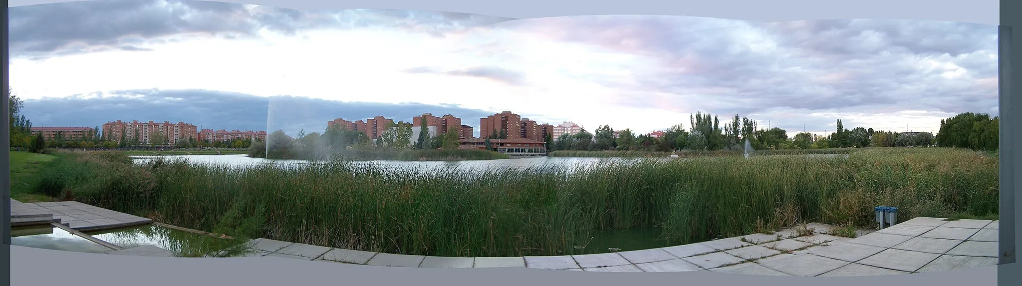 Photo showing: Laguna de Duero, panorámica del lago