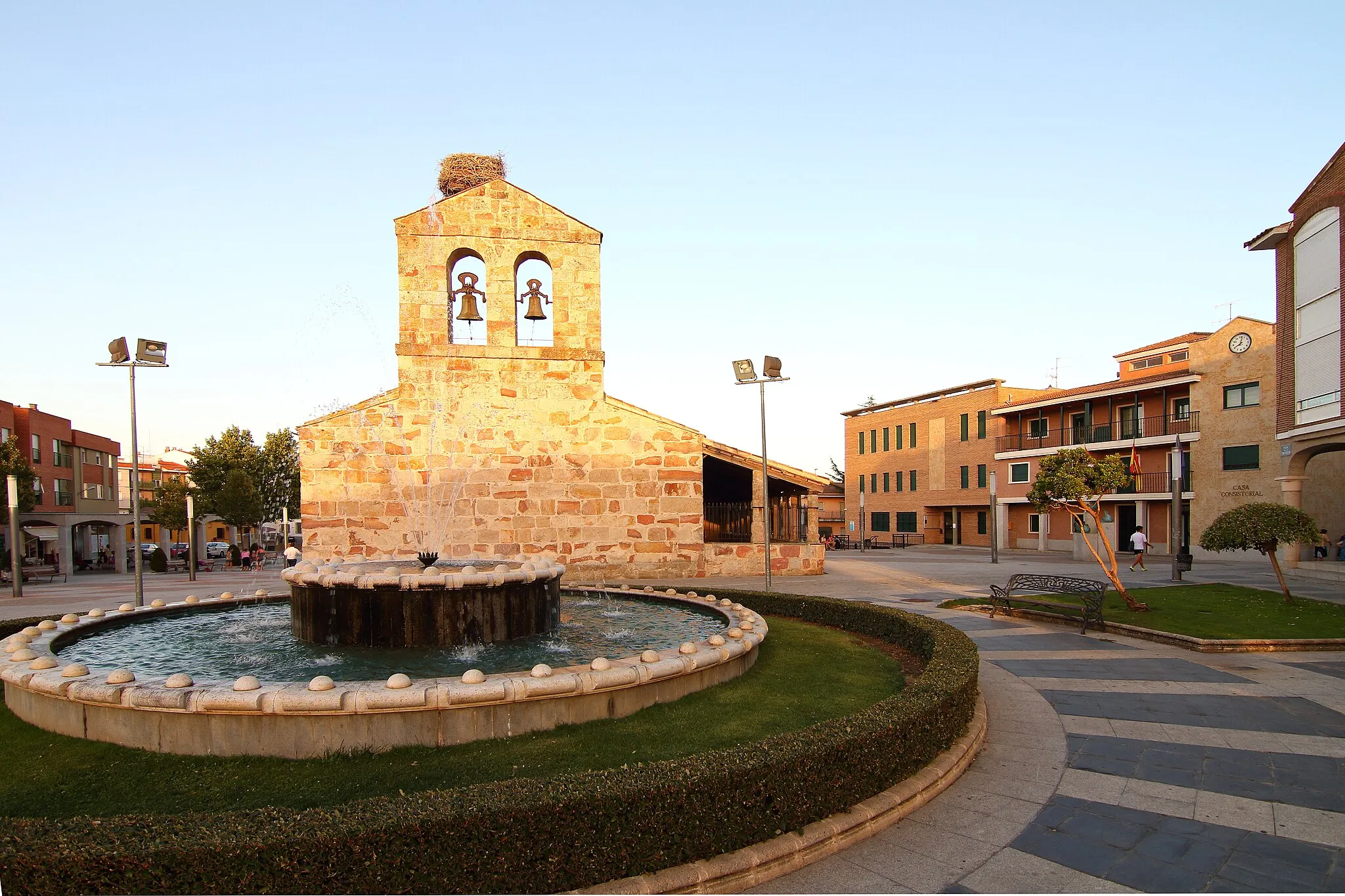 Photo showing: Plaza de la Constitución en Carbajosa de la Sagrada