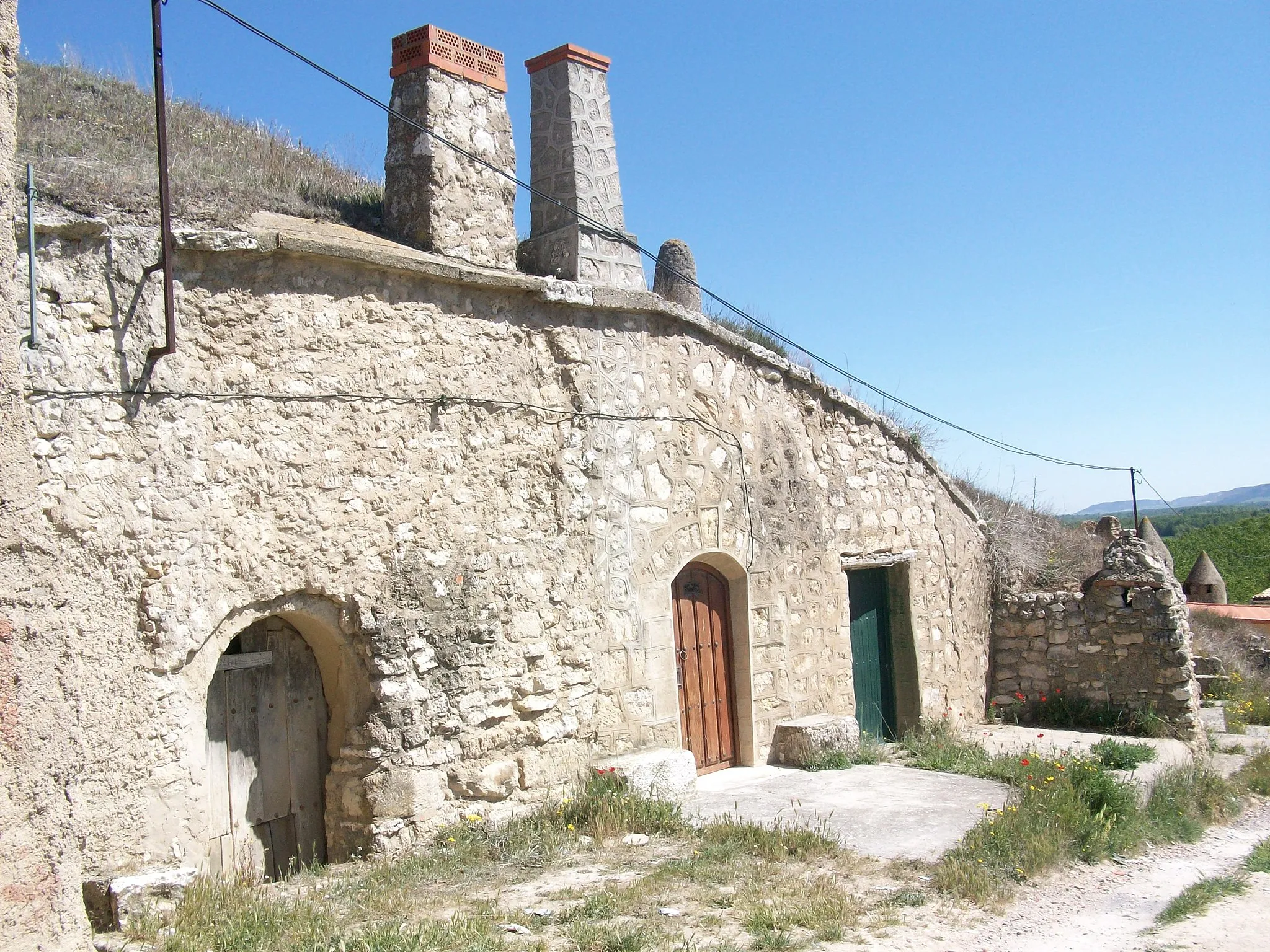 Photo showing: Bodegas en Dueñas en el cotarro de Santa Marina