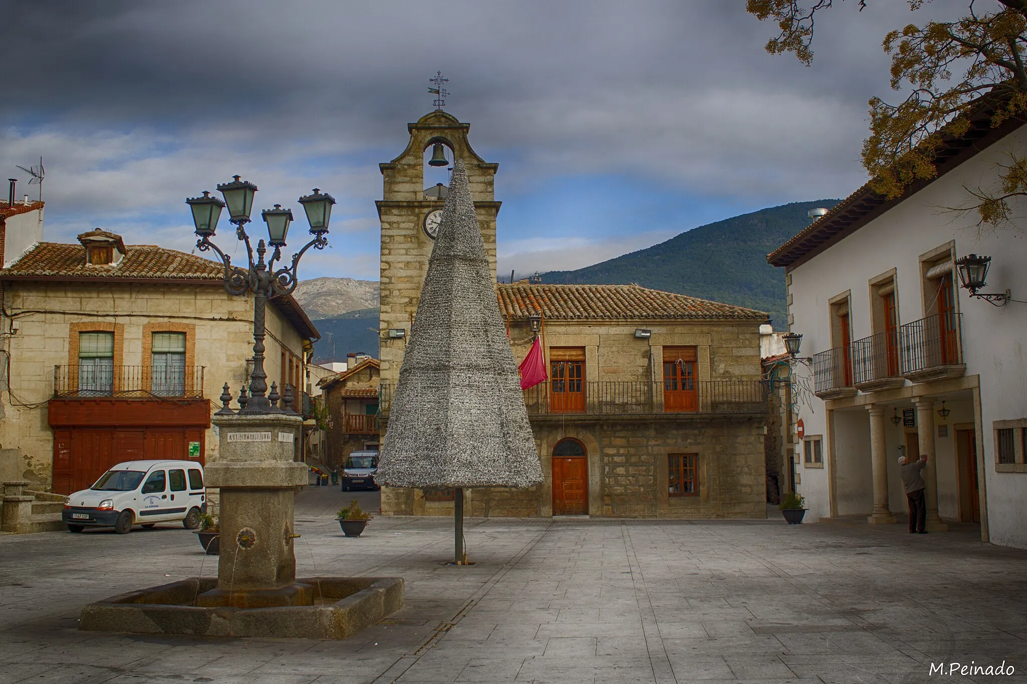 Photo showing: Plaza de la Villa
La Adrada
Provincia de Ávila
Castilla y León

España