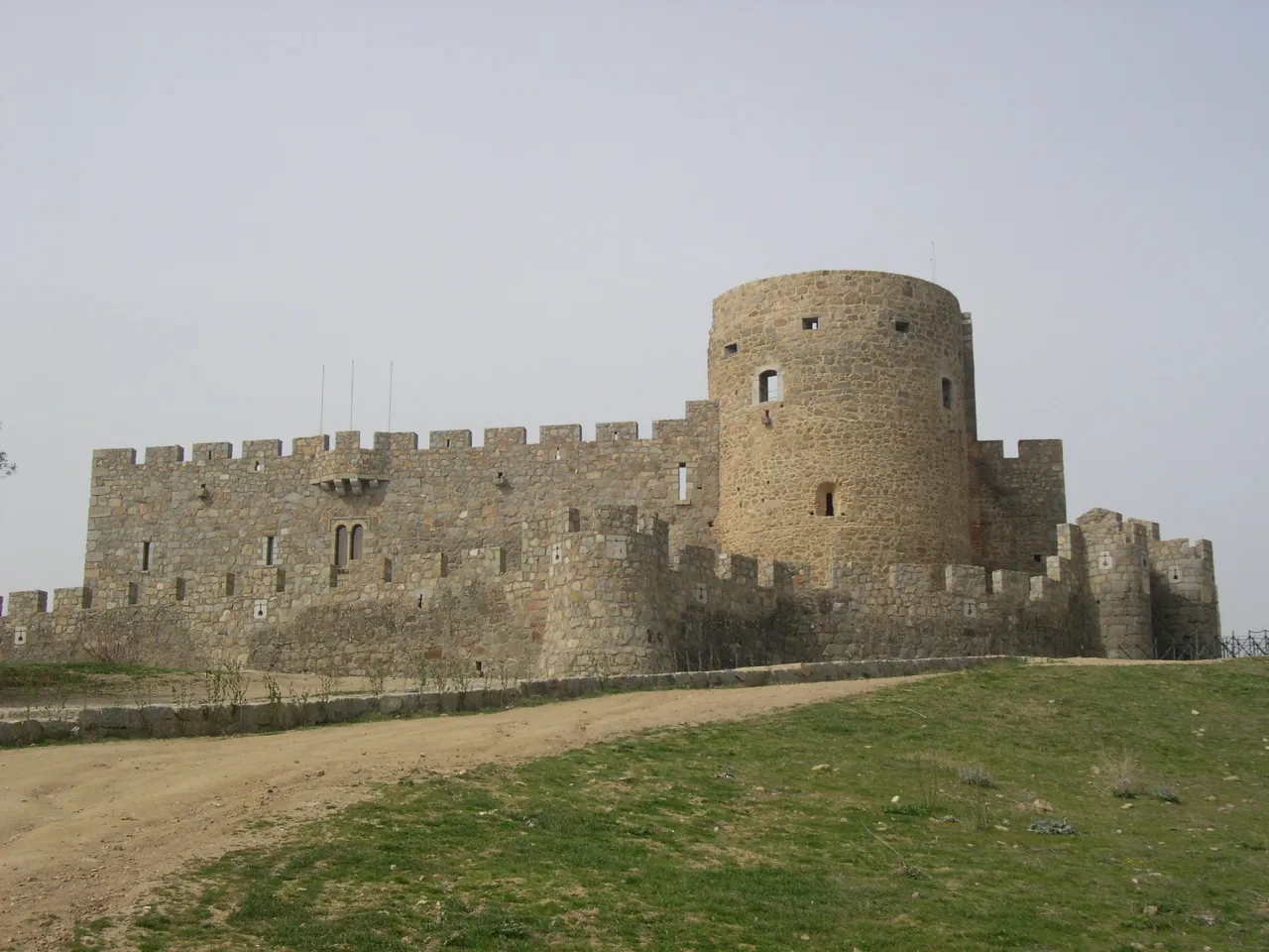 Photo showing: Castillo de Don Álvaro de Luna. La Adrada, provincia de  Avila, Castilla y León, España