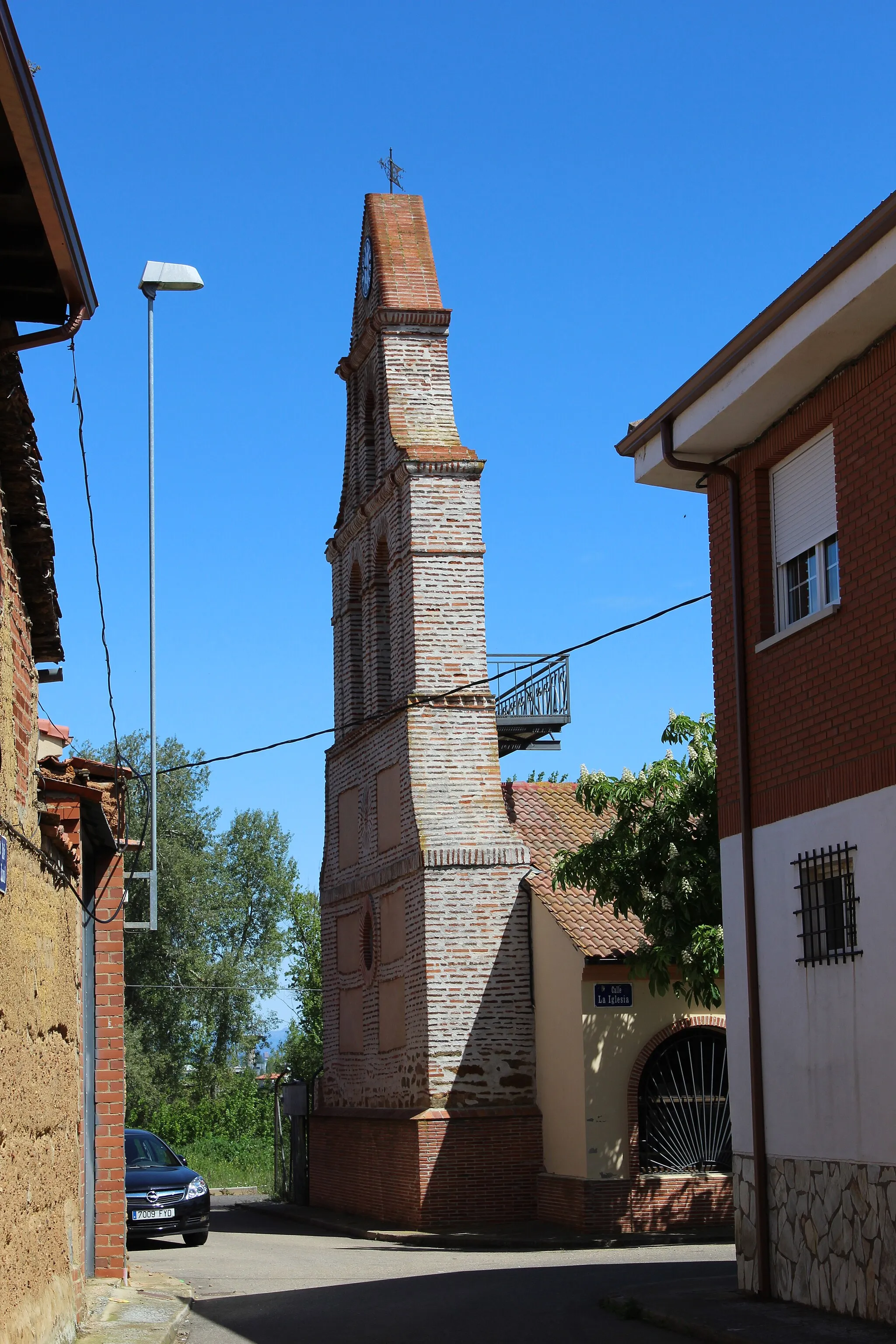 Photo showing: Iglesia de Santiago Apostol de Onzonilla