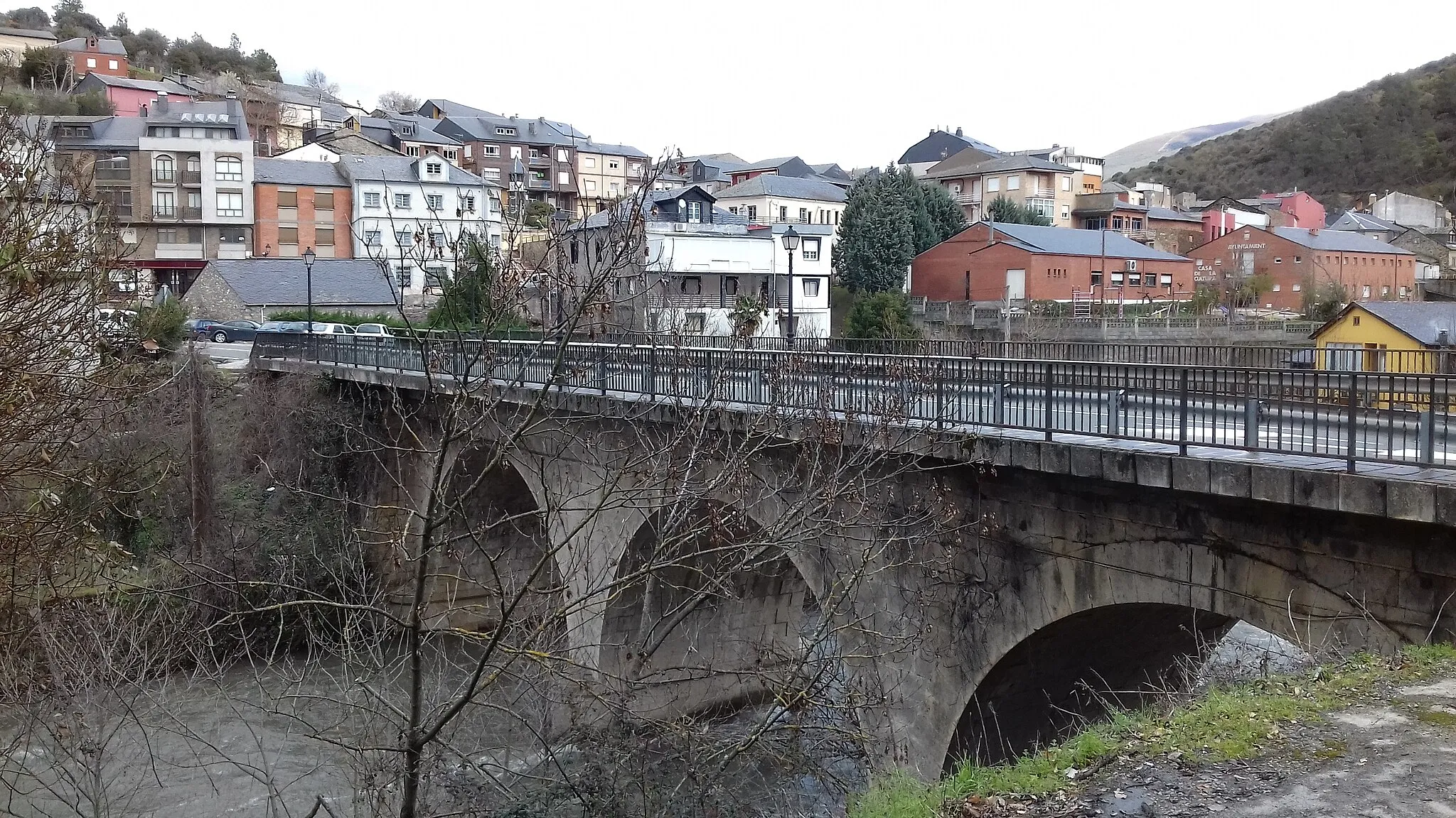 Photo showing: A Ponte de Domingos Flórez, sobre o río Sil