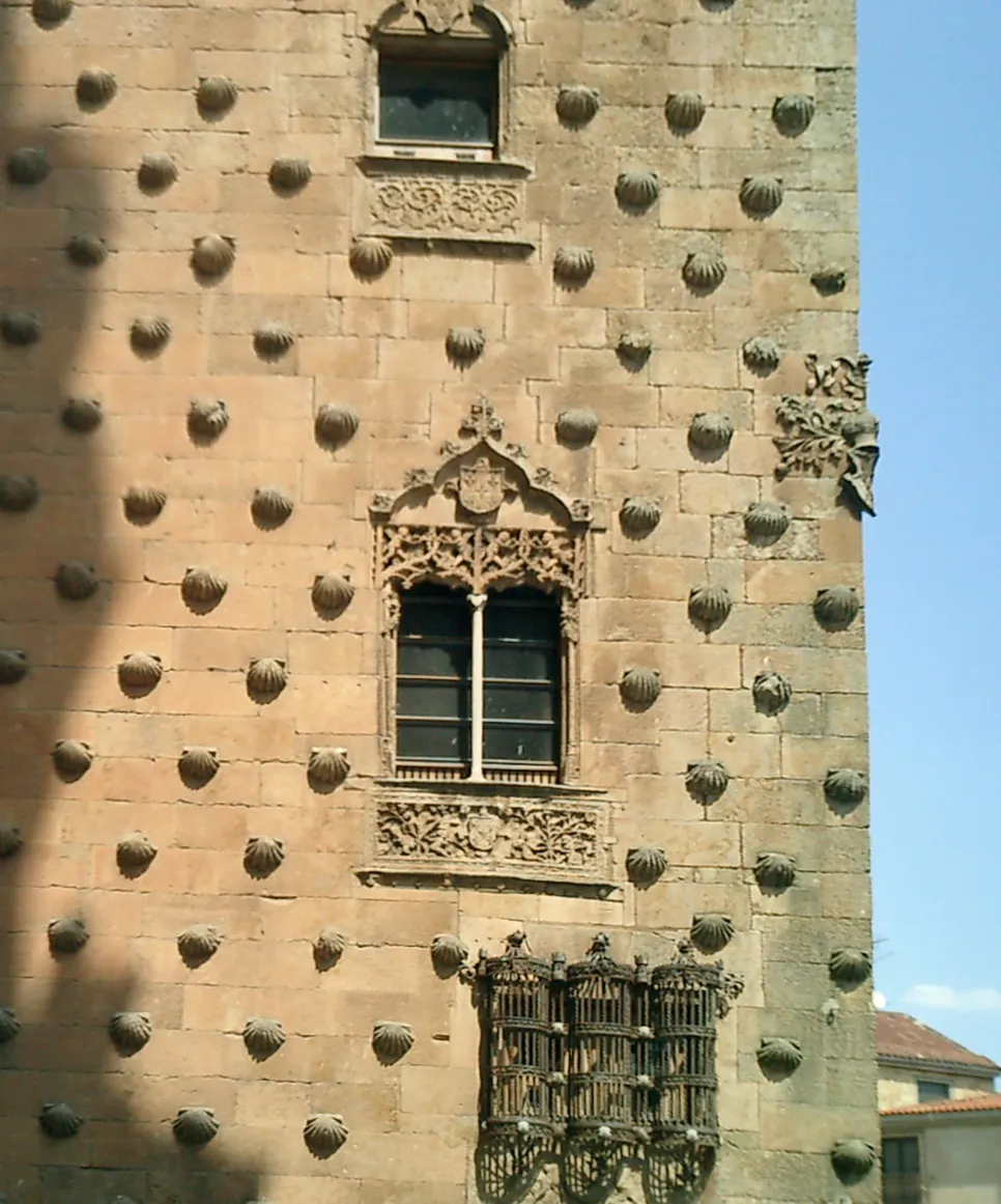 Photo showing: House of Shells (Casa de las Conchas), Salamanca, Spain

This is a photo of a monument indexed in the Spanish heritage register of Bienes de Interés Cultural under the reference RI-51-0000331.