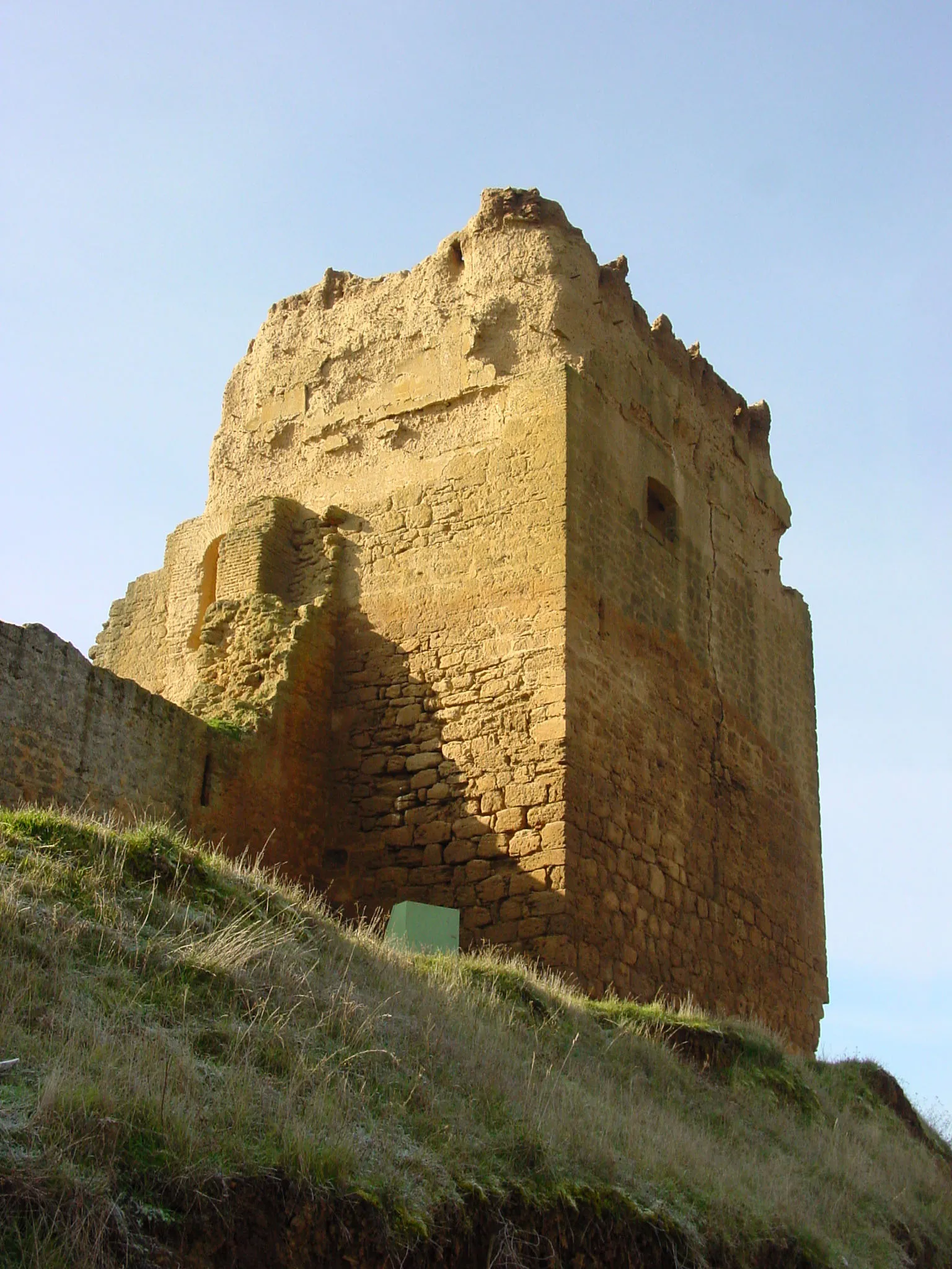 Photo showing: Valderas, León, Spain. Ruins of the fortress on the high area known as Altafría.