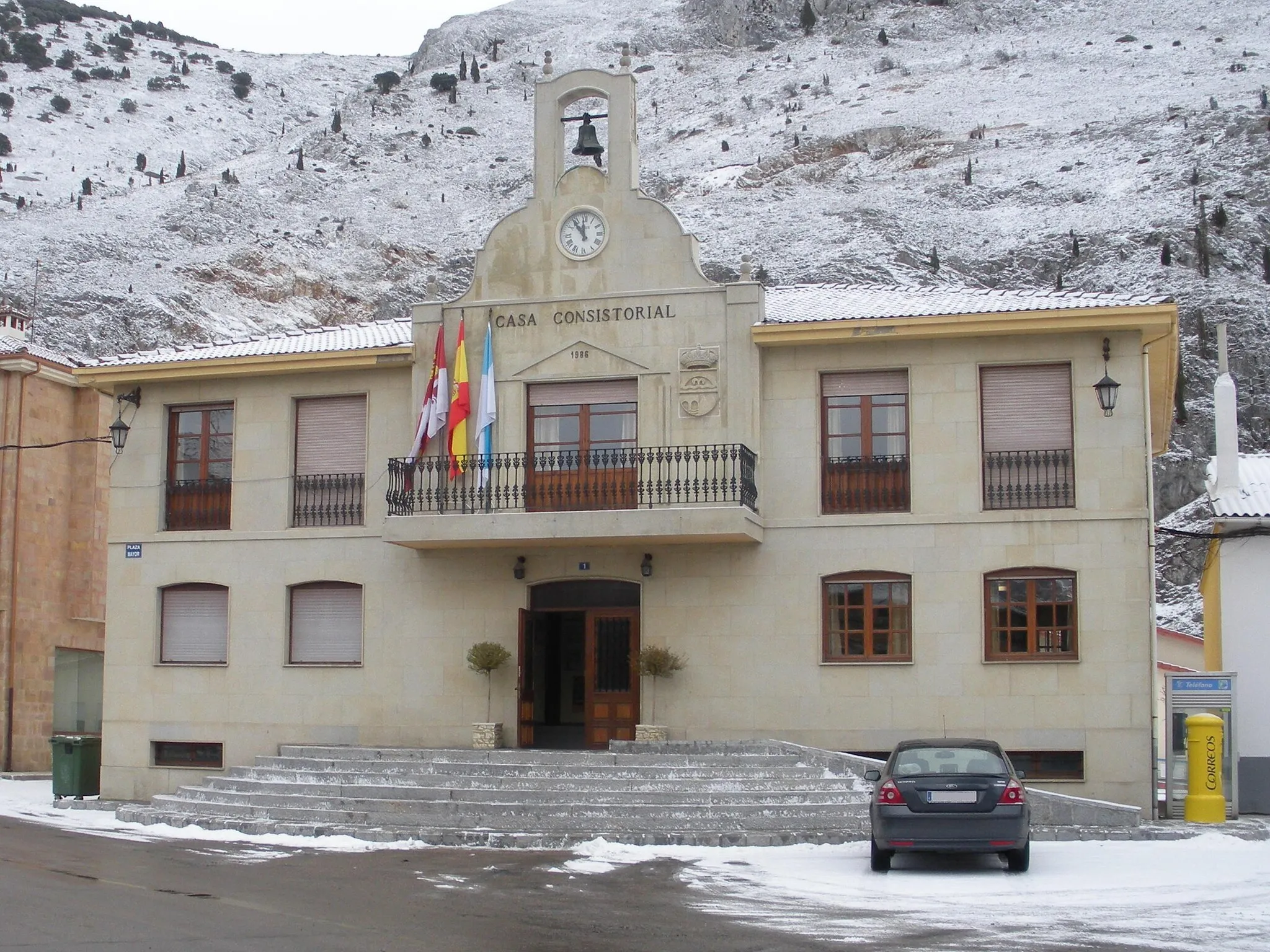 Photo showing: Fachada del ayuntamiento de Velilla del Río Carrión (Palencia).