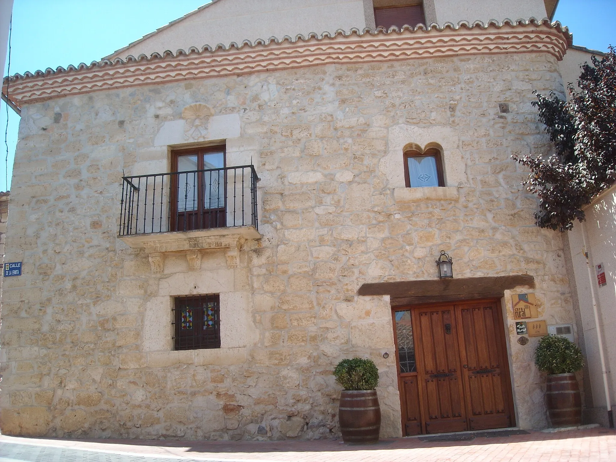 Photo showing: Ermita de Santa María de la Cruz, hoy convertida en una casa rural.