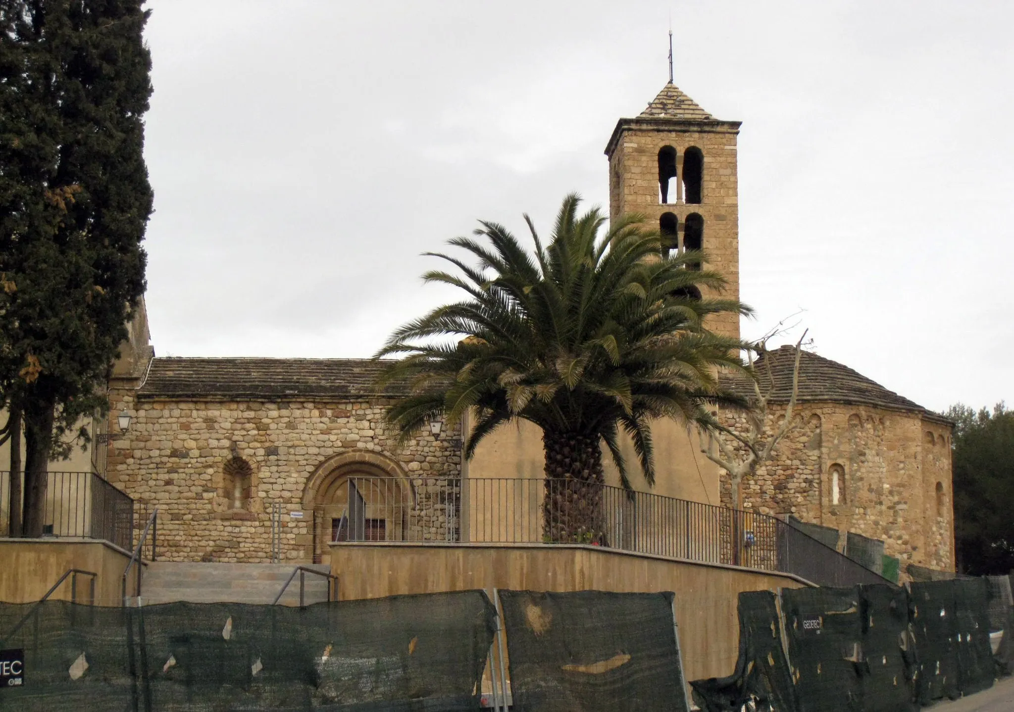 Photo showing: Església parroquial de Sant Pere d'Abrera