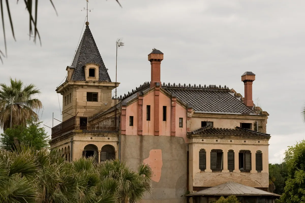 Photo showing: Vila Eulalia. Família Burés (Anglès-la Selva-Catalunya). Mansió modernista de començament del s.XX d'autor desconegut.

This is a photo of a building indexed in the Catalan heritage register as Bé Cultural d'Interès Local (BCIL) under the reference IPA-32454.