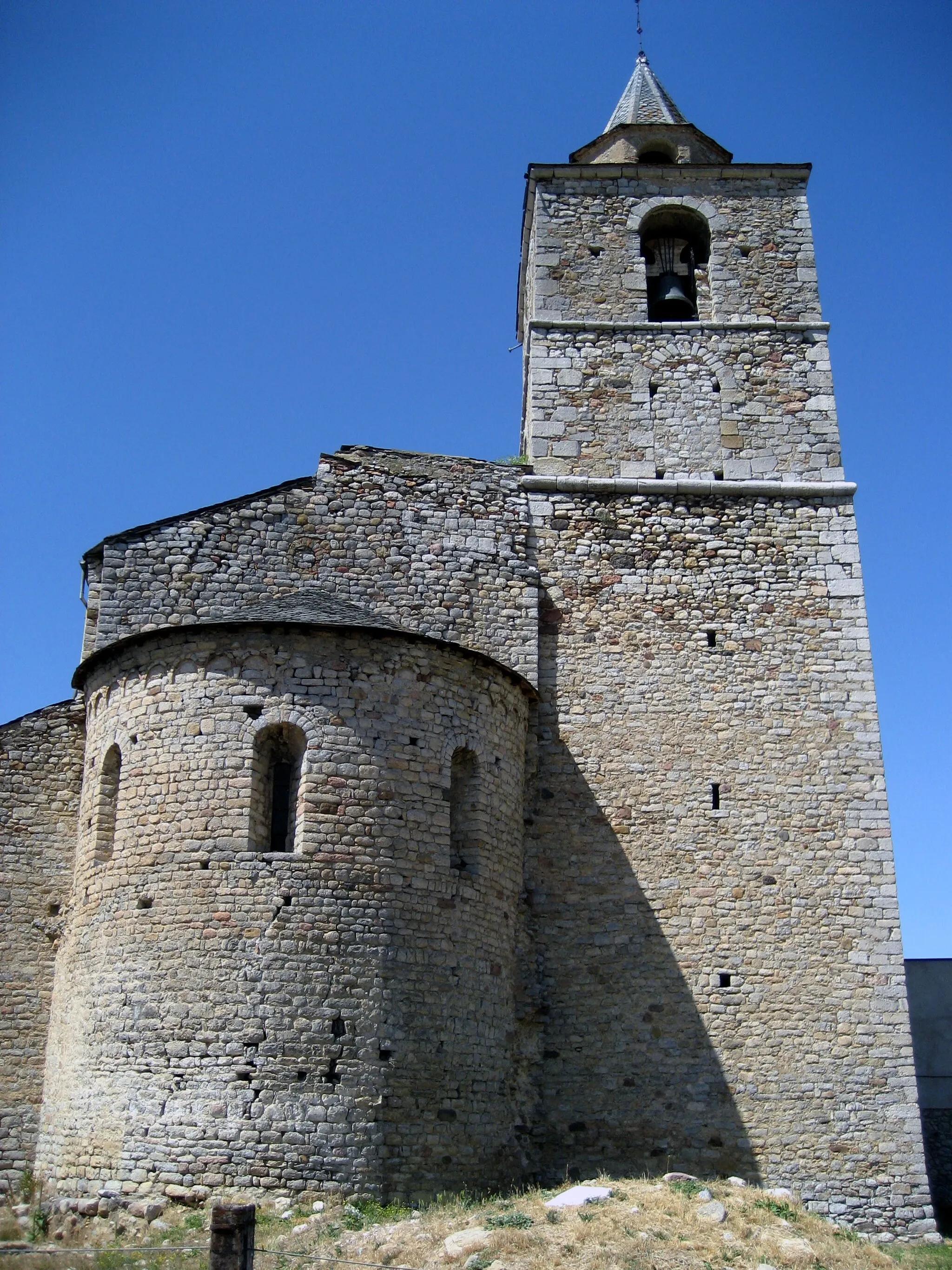 Photo showing: Absis romànic del santuari de Santa Maria de Talló. Baixa Cerdanya. Catalunya