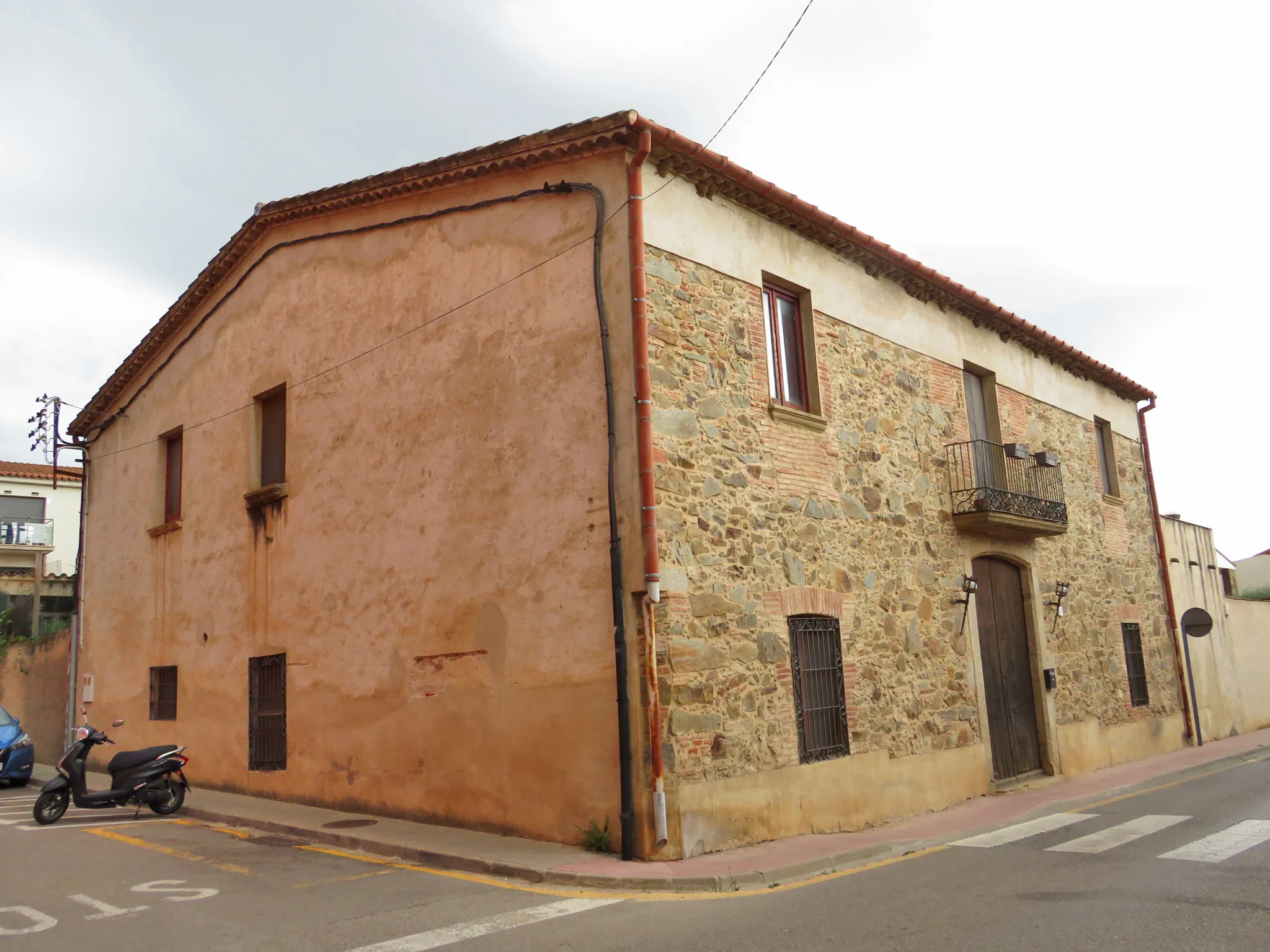 Photo showing: Casa al carrer Josep Vilaseca, 41 (Calonge i Sant Antoni)