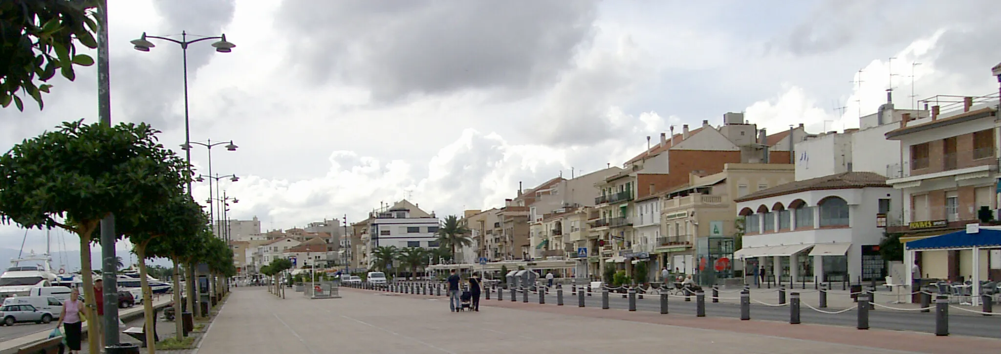 Photo showing: Maritim Street, Cambrils, Catalonia, Spain