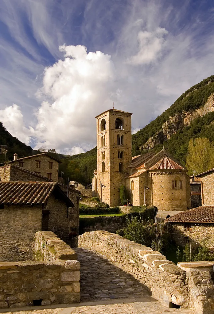 Photo showing: Església de Sant Cristòfol, a Beget (Alta Garrotxa, Catalunya)

This is a photo of a monument indexed in the Catalan heritage register of Béns Culturals d'Interès Nacional and the Spanish heritage register of Bienes de Interés Cultural under the reference RI-51-0000572.