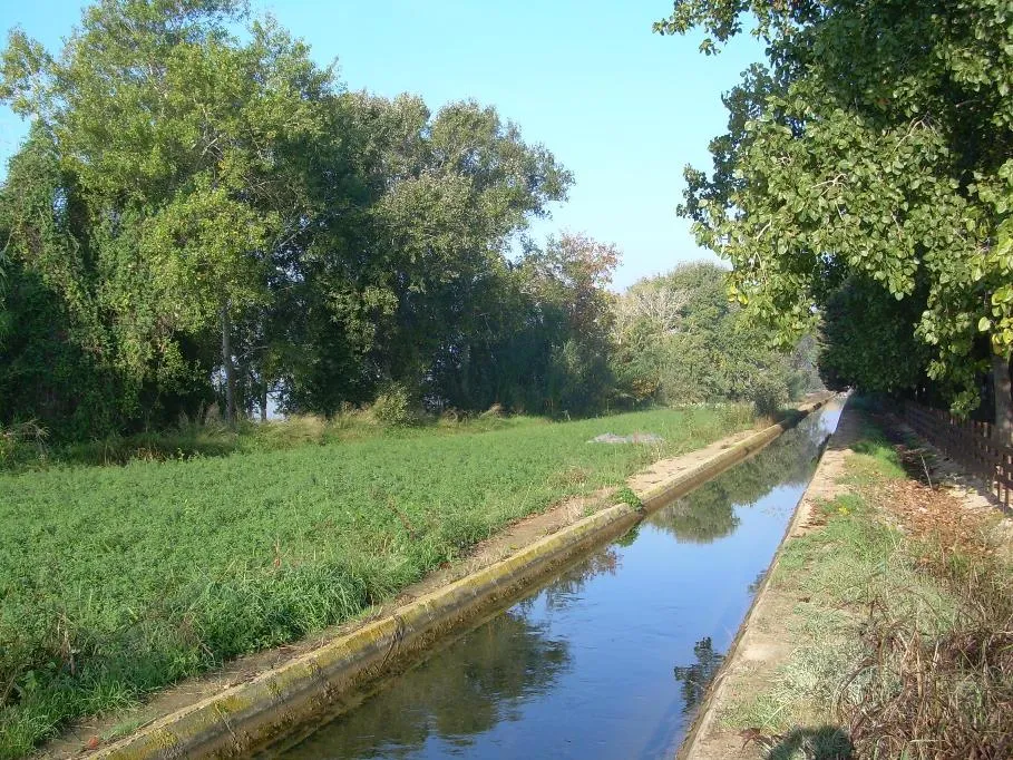 Photo showing: Vistas de la situación actual del tramo proyectado. Canalización de riego y zonas de cultivo a expropiar.