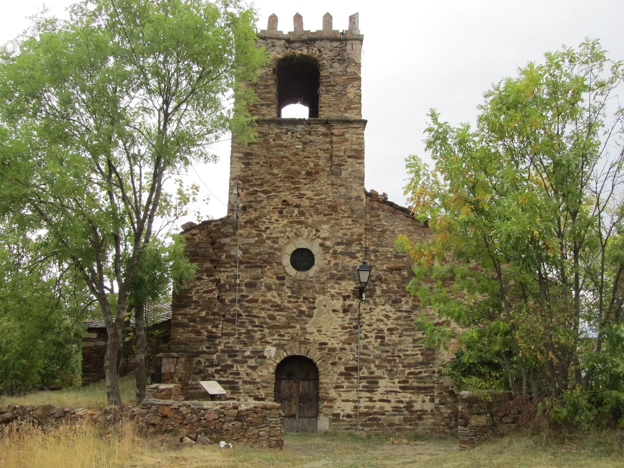 Photo showing: XIIth century Romanesque church of Santa Eulalia Éller