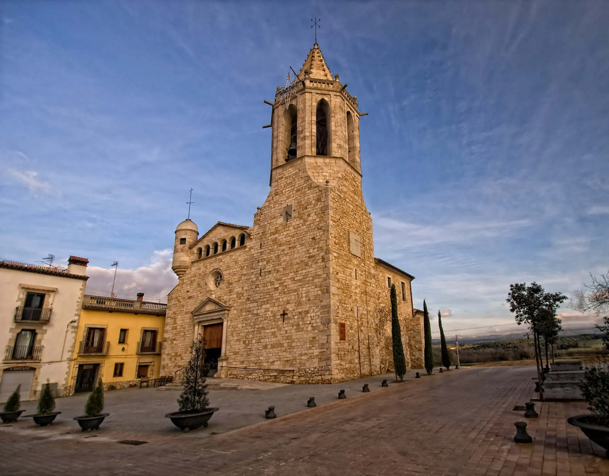 Photo showing: Sant Cugat church (Fornells de la Selva, Catalonia, Spain)