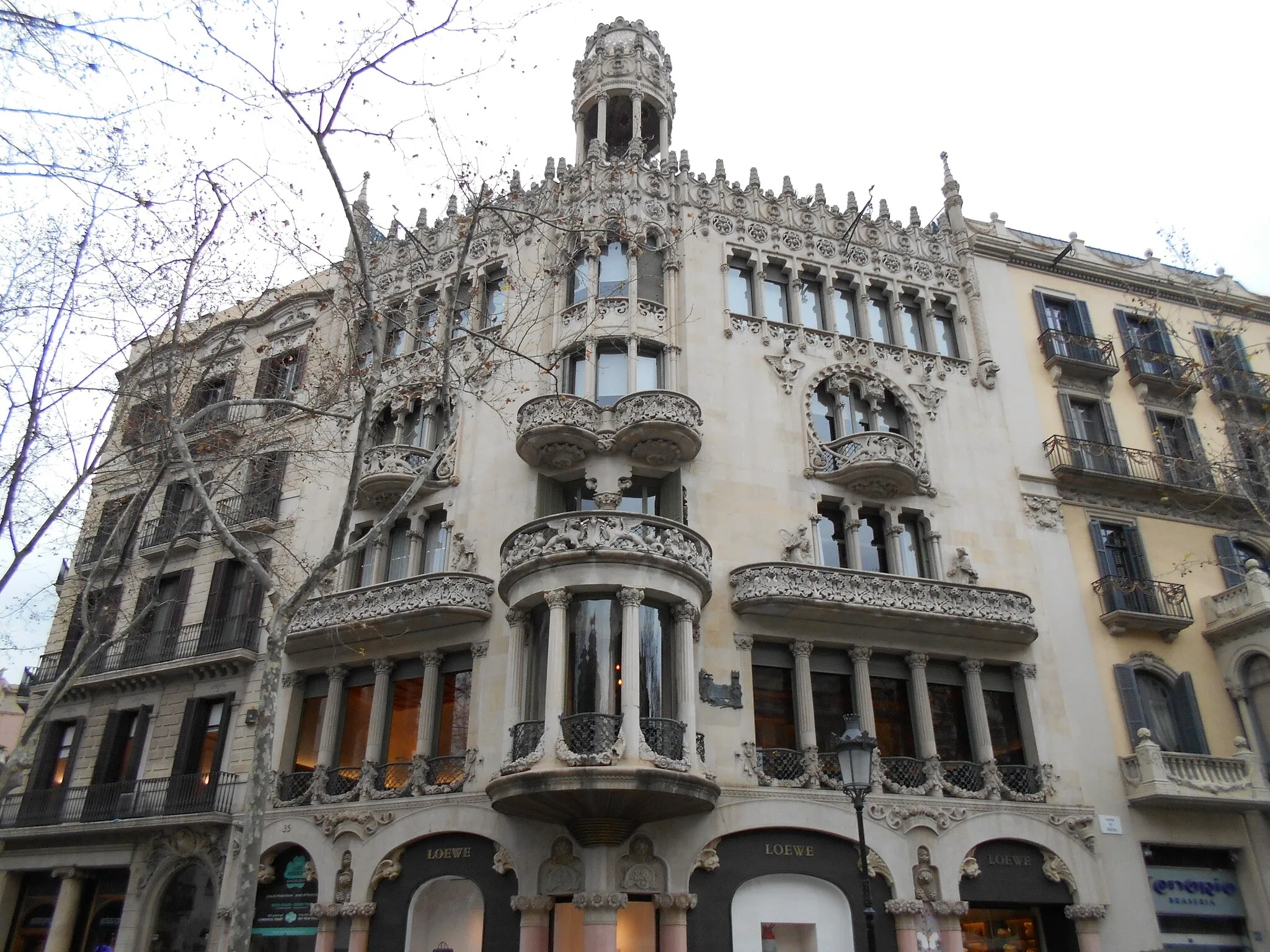 Photo showing: Casa Lleó Morera, Lluís Domènech i Montaner.