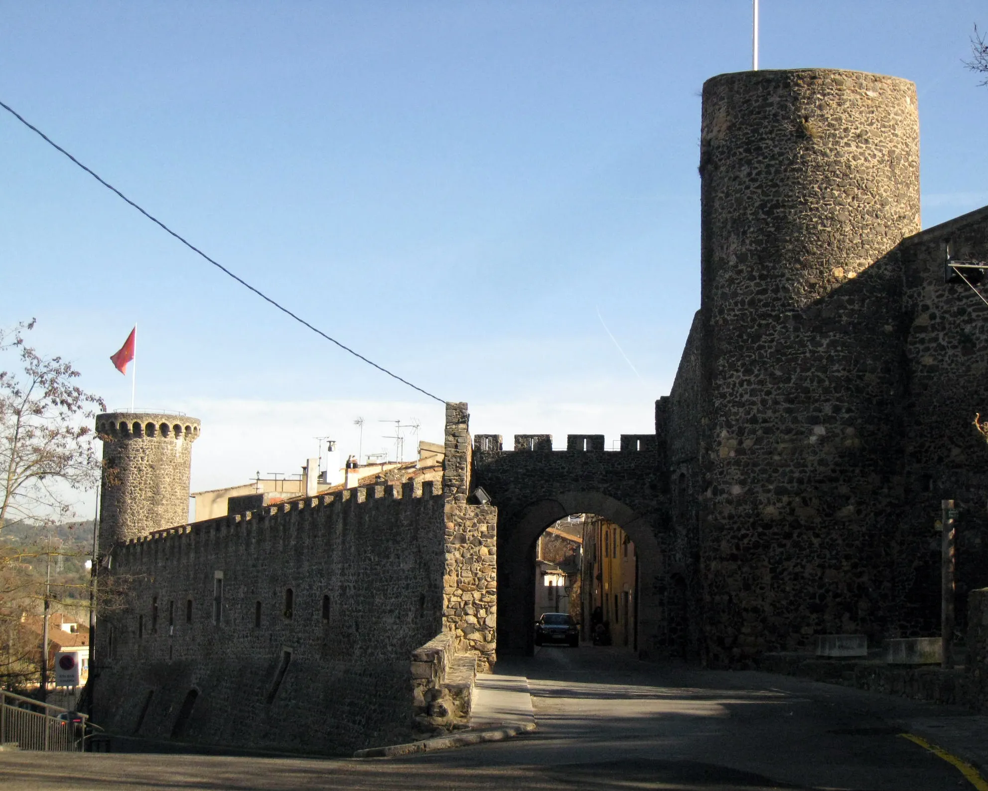 Photo showing: Muralla i castell (Hostalric)
