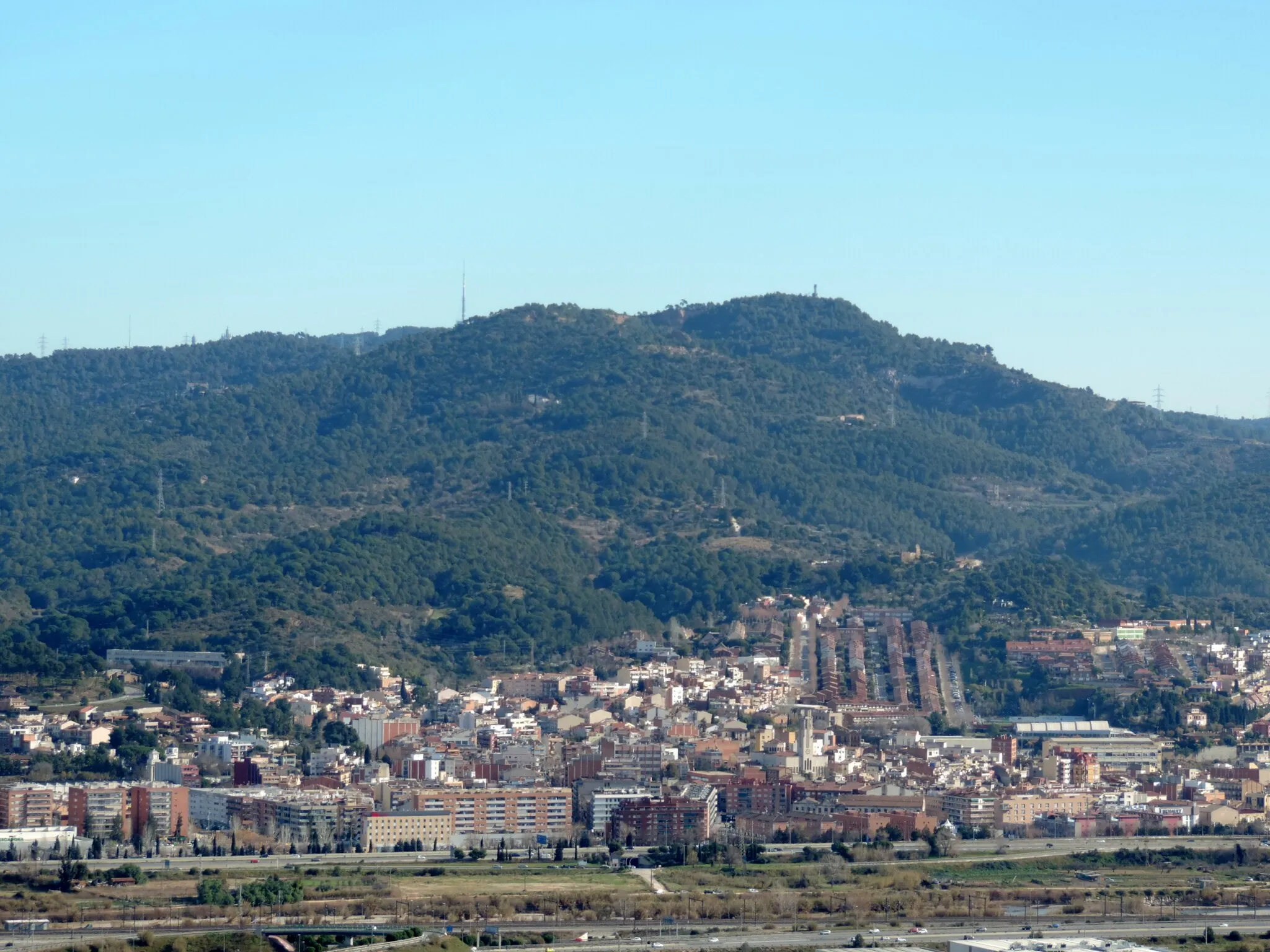 Photo showing: Vista general de la població de Molins de Rei.