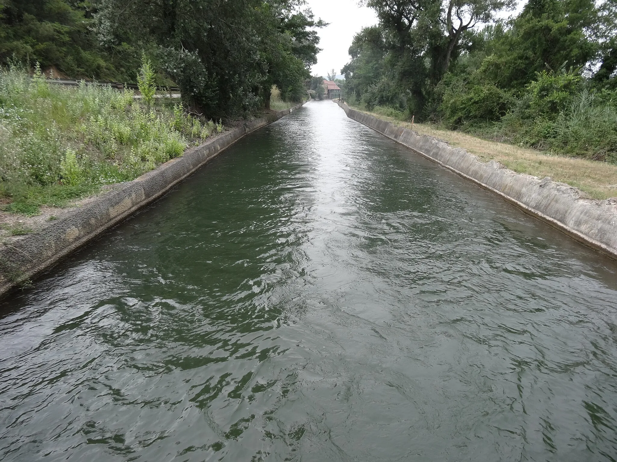 Photo showing: Canal al nord del terme de Ponts (marge esquerre del Segre).