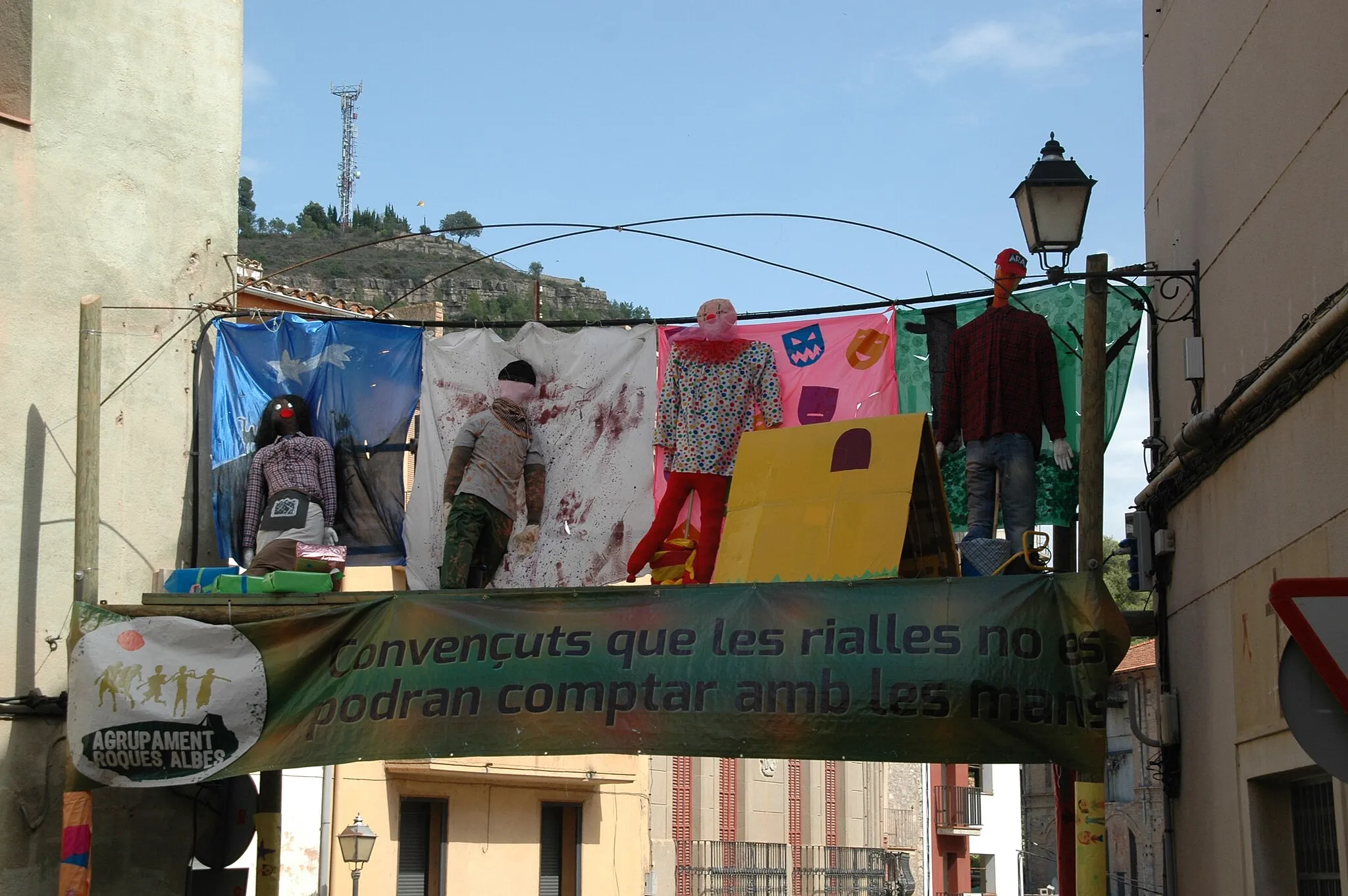 Photo showing: Els Embotits són uns ninots llegendaris a la vila de Sallent.