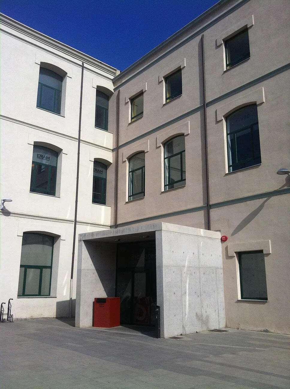 Photo showing: Iu bohigas public library in Salt, Gironès (Catalonia)