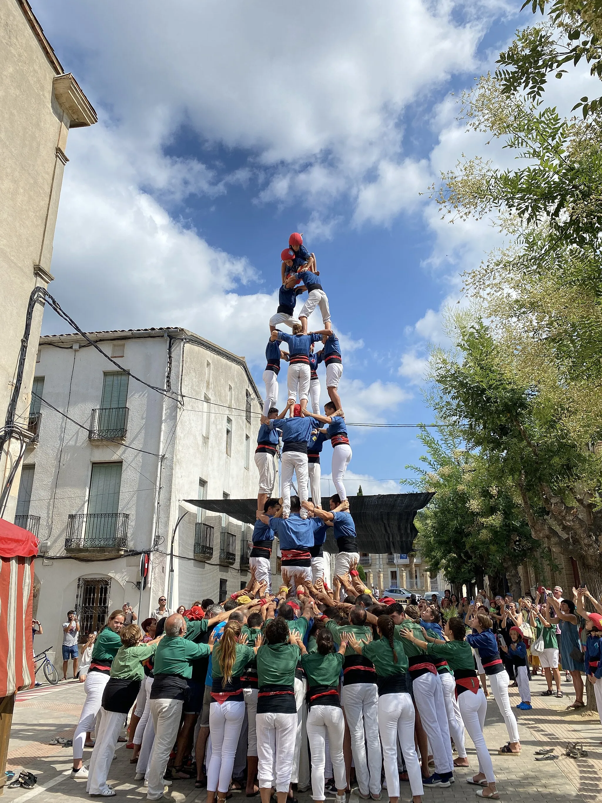 Photo showing: 4 de 7 dels Castellers de Mediona a Sant Joan de Mediona el dia 31 de juliol del 2022