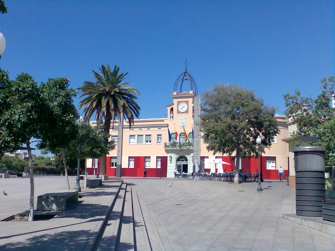 Photo showing: The town hall of Santa Coloma de Gramanet, Catalonia, Spain.