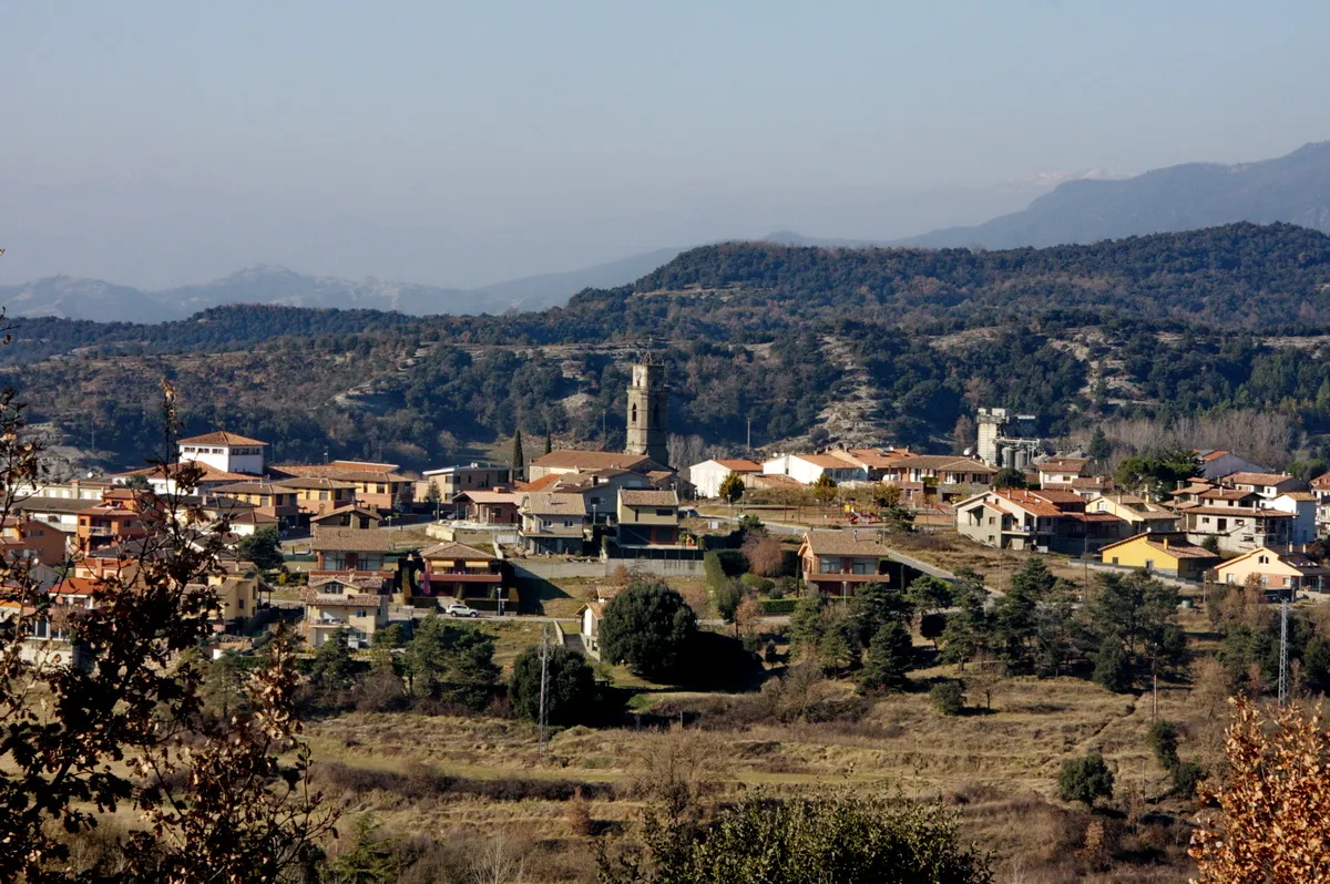 Photo showing: Vista general de Santa Maria de Corcó (Osona, Catalunya)