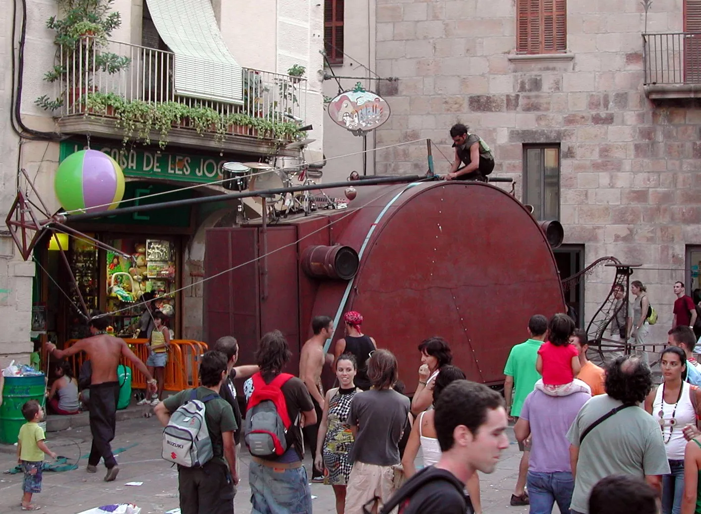 Photo showing: Show at the Street Theatre Fair at Tàrrega.