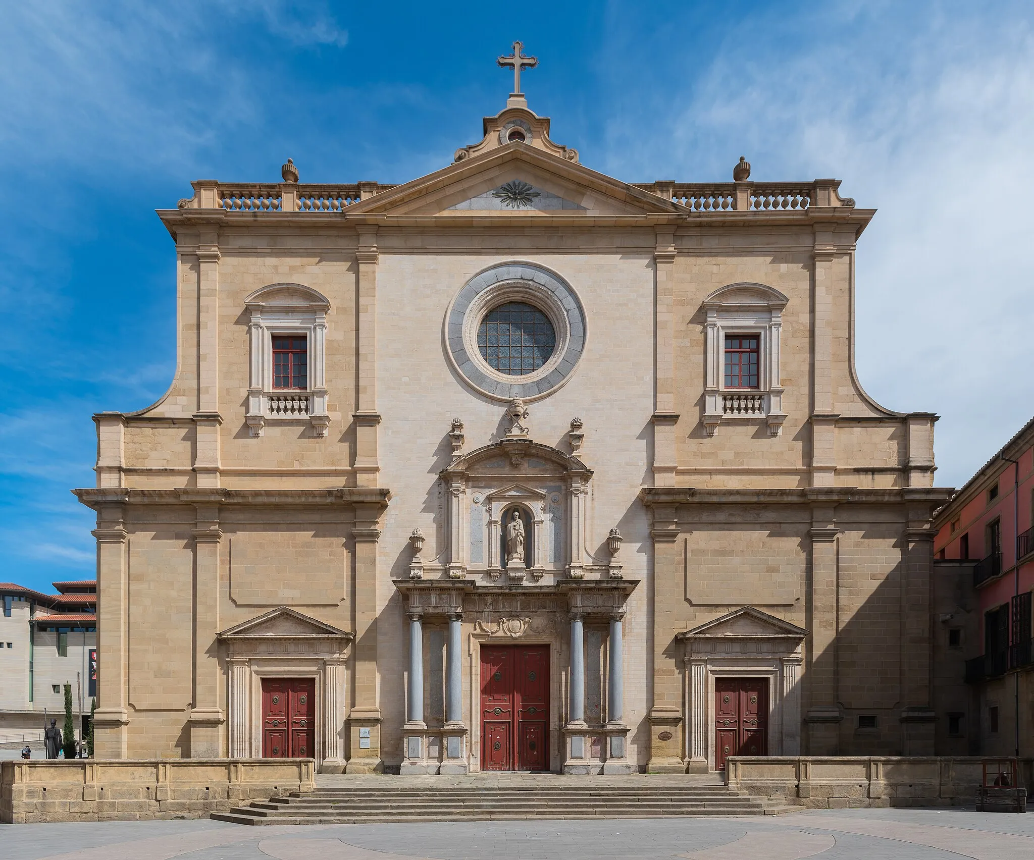 Photo showing: Frontal facade of the Cathedral of Vic, Catalonia, Spain