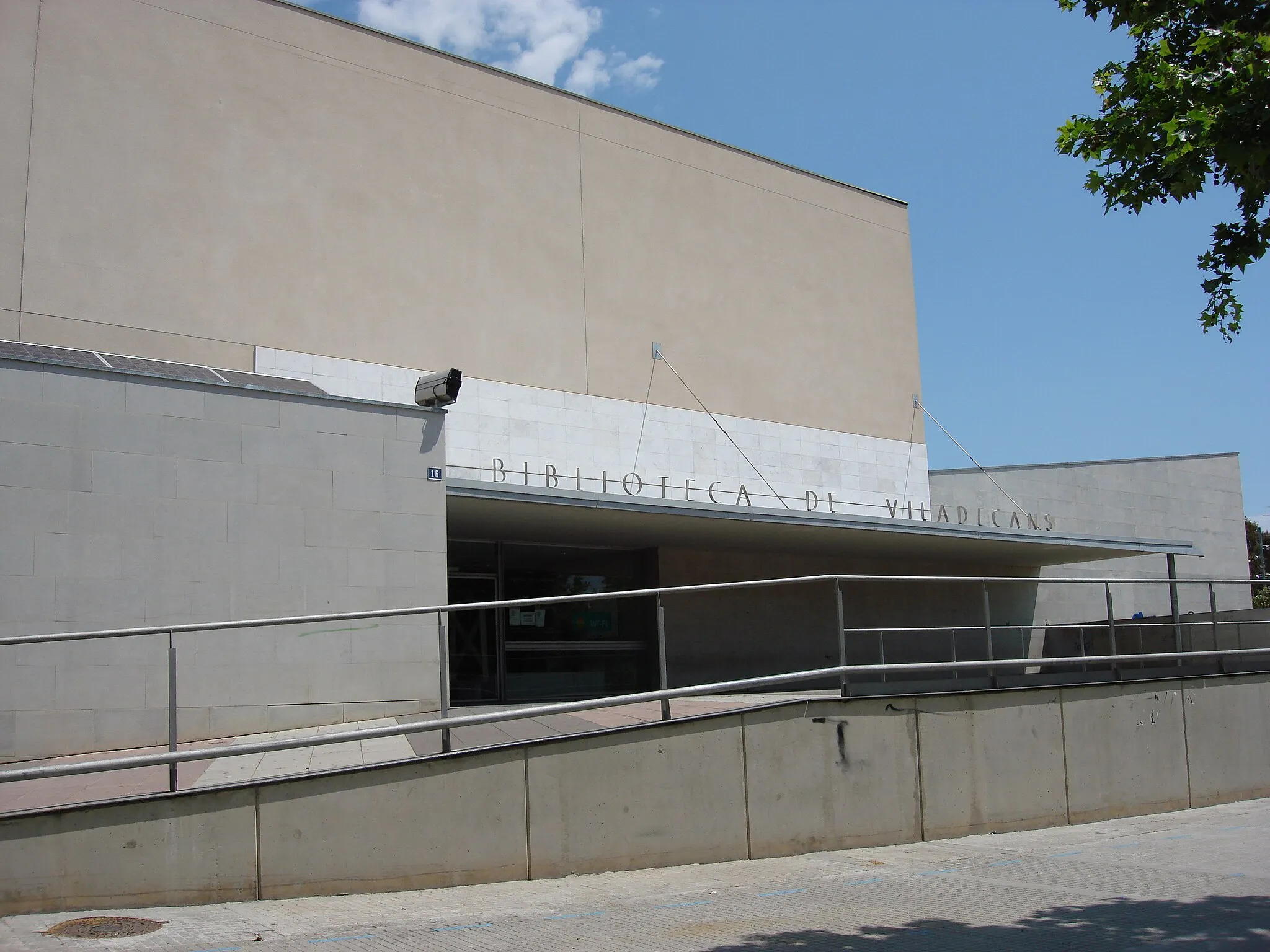 Photo showing: Biblioteca pública de la Diputació de Barcelona a Viladecans.