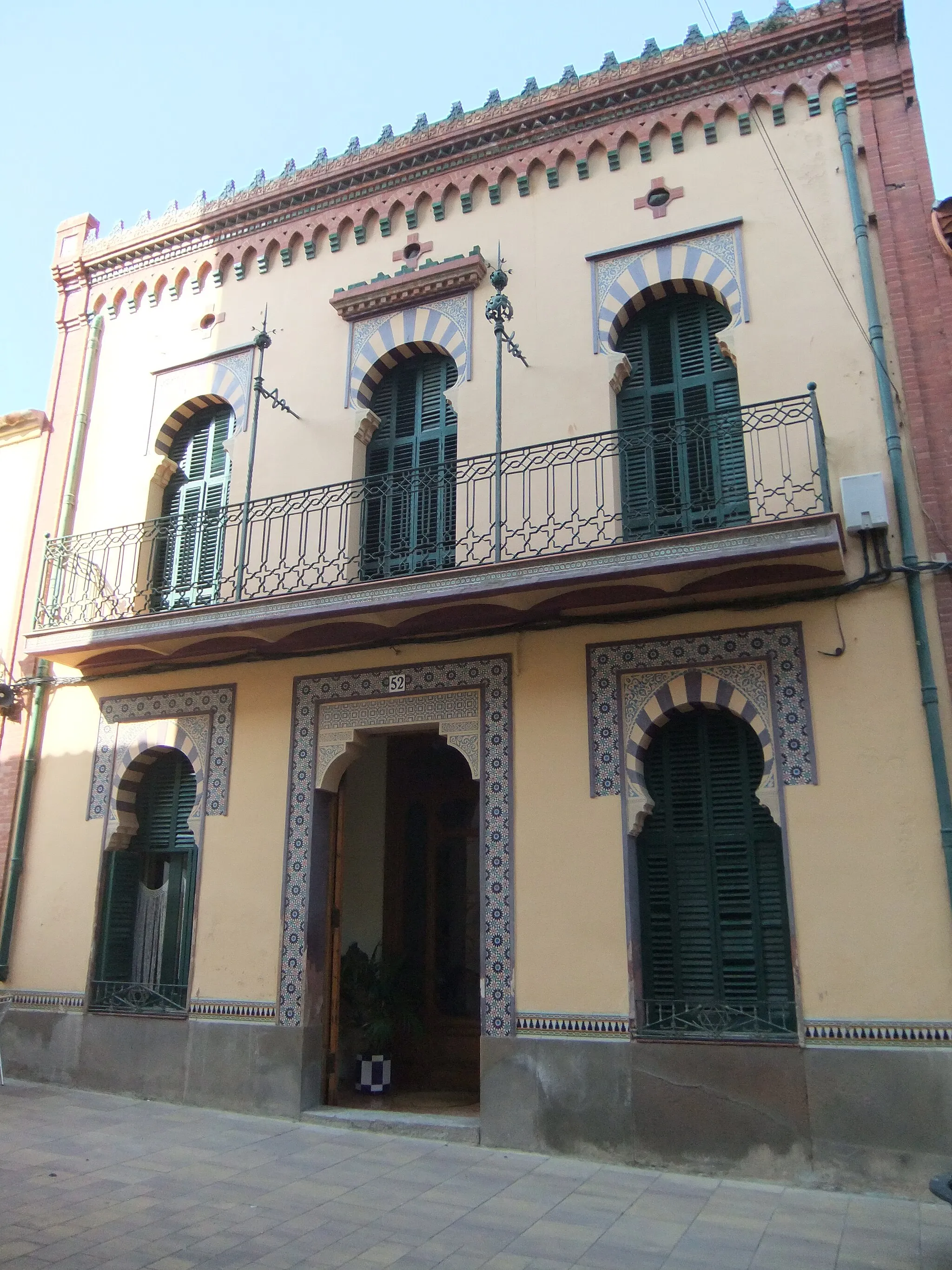 Photo showing: Amat house in St. Joan street in Vilassar de Mar.