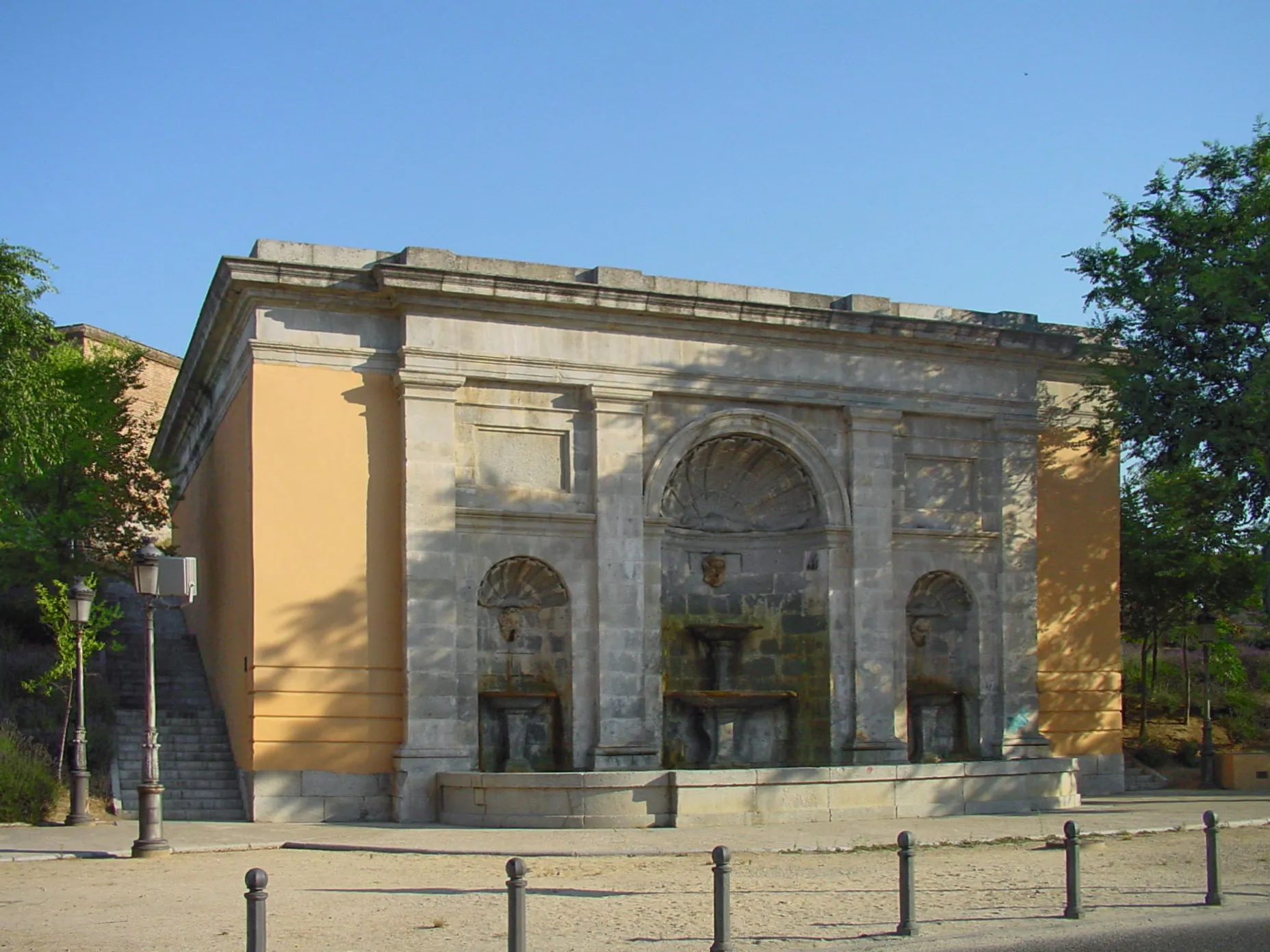 Photo showing: Fuente de Ventura Rodríguez (o de los Tres Caños) en Boadilla del Monte.