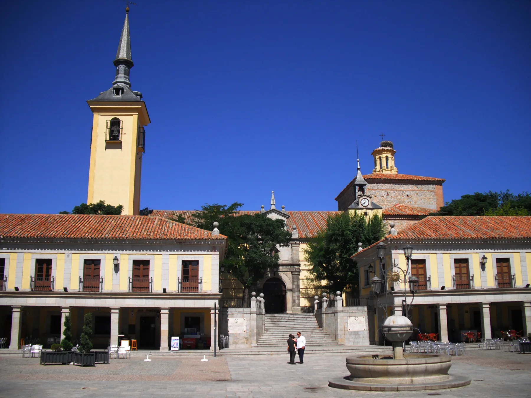 Photo showing: Plaza Mayor
Brunete
Comunidad de Madrid

España