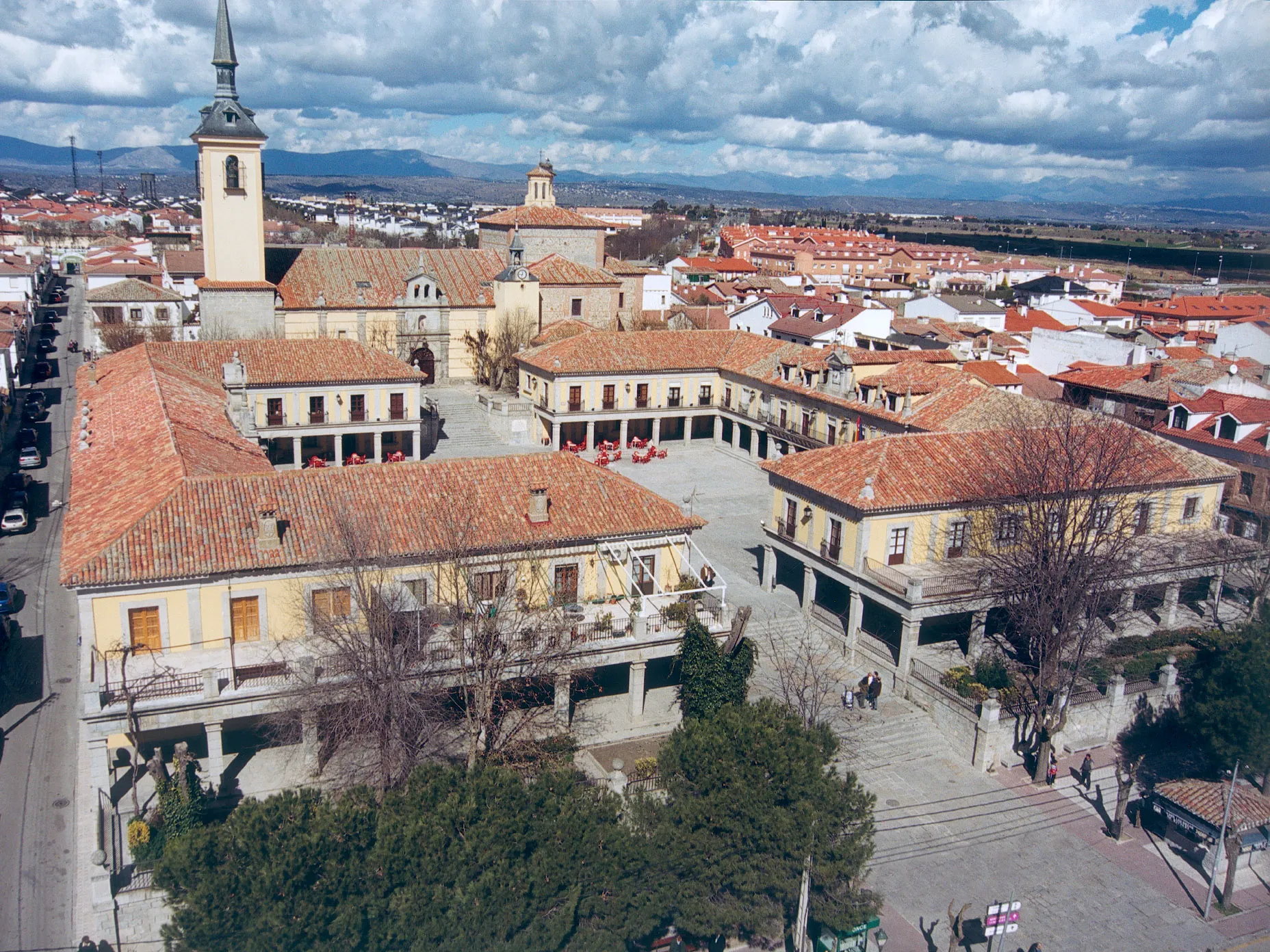 Photo showing: Vista aérea de la  Plaza Mayor de Brunete.