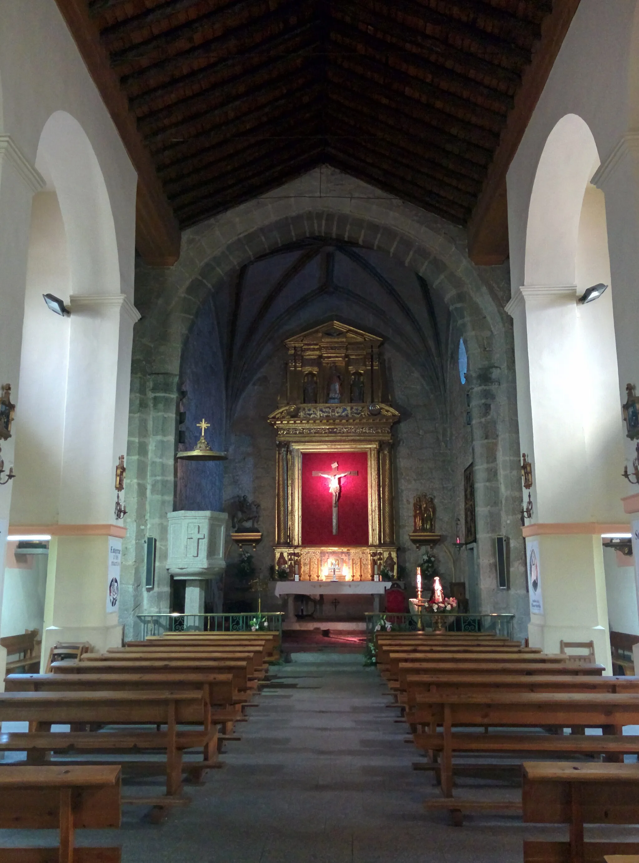 Photo showing: Interior de la iglesia de Santiago Apóstol, en Colmenarejo (Madrid, España).