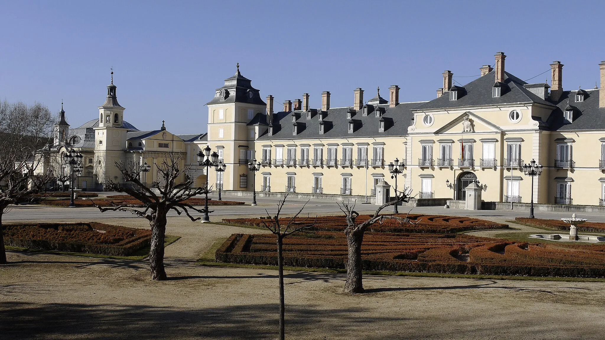 Photo showing: Royal Palace of El Pardo, Madrid, Spain. Side view.