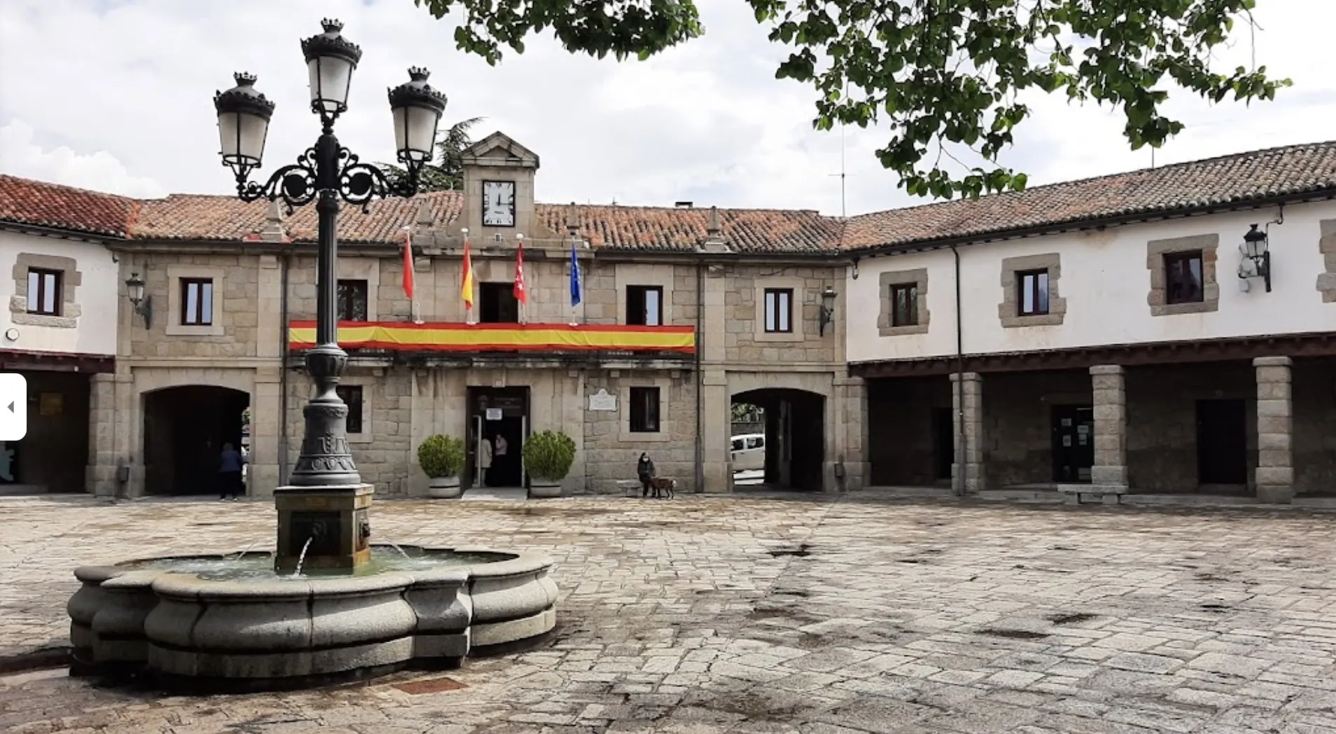 Photo showing: Plaza Mayor del municipio de Guadarrama, en la sierra de Madrid