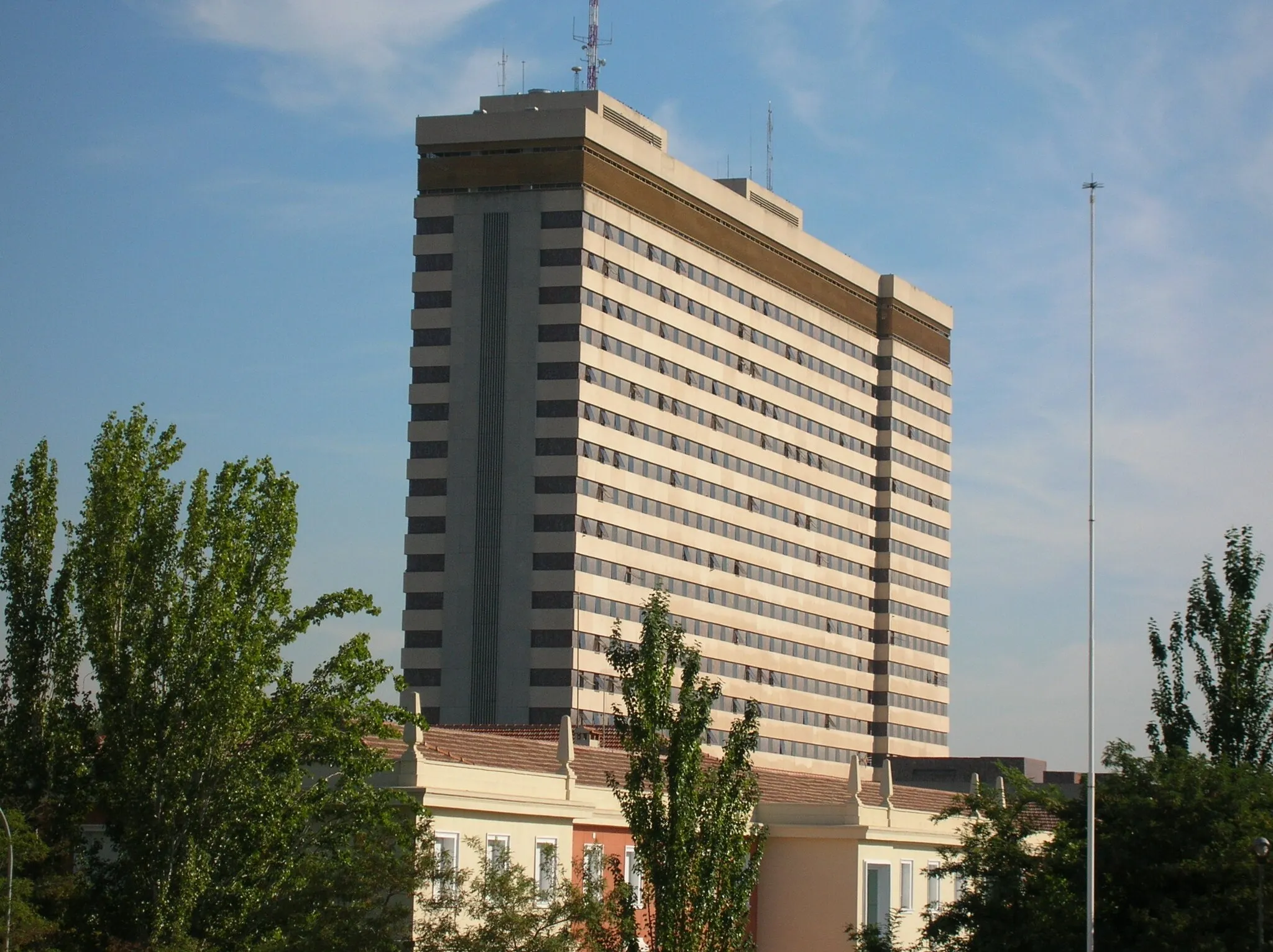 Photo showing: HOSPITAL CENTRAL DE LA DEFENSA