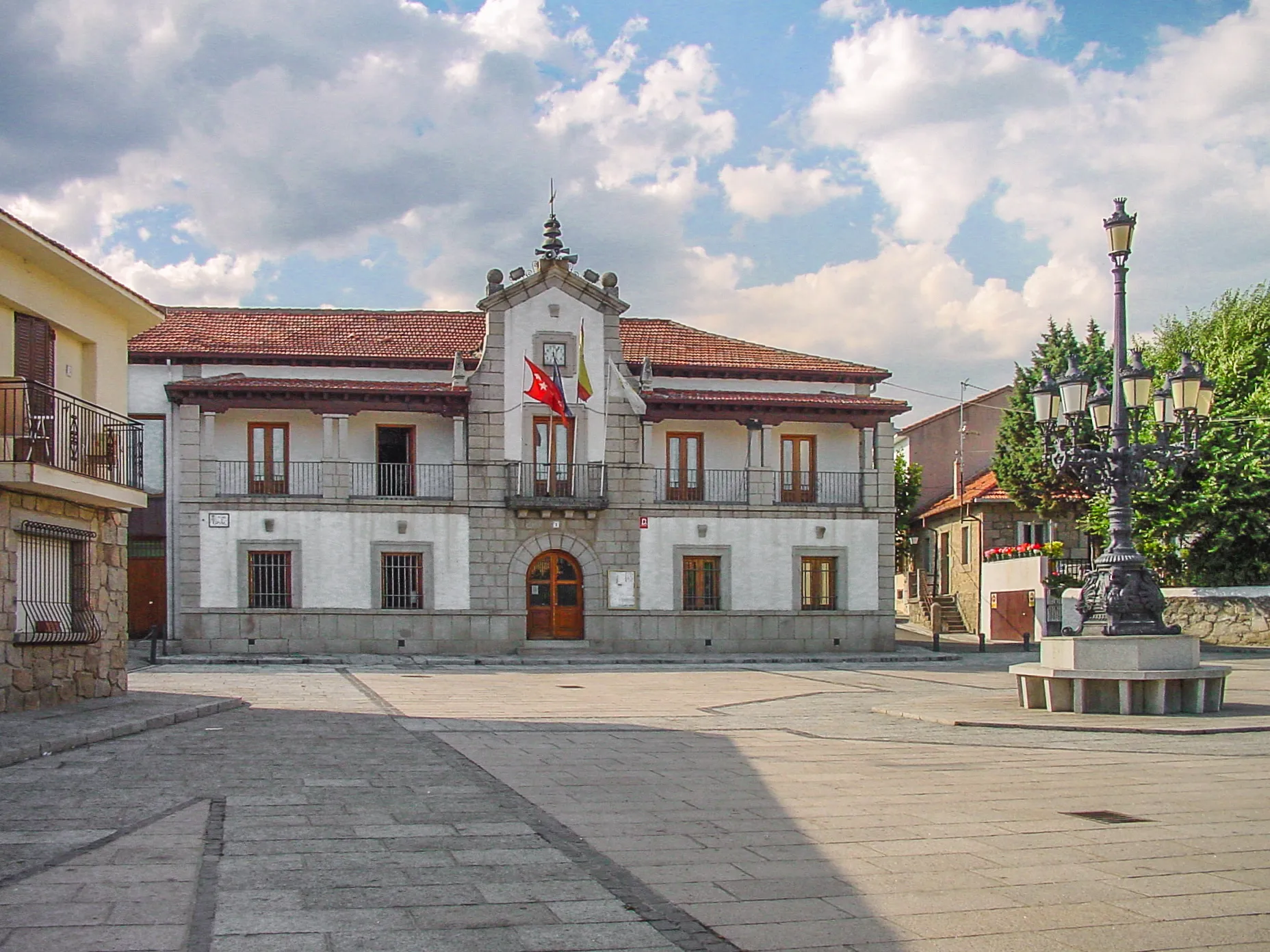 Photo showing: Ayuntamiento de Los Molinos.