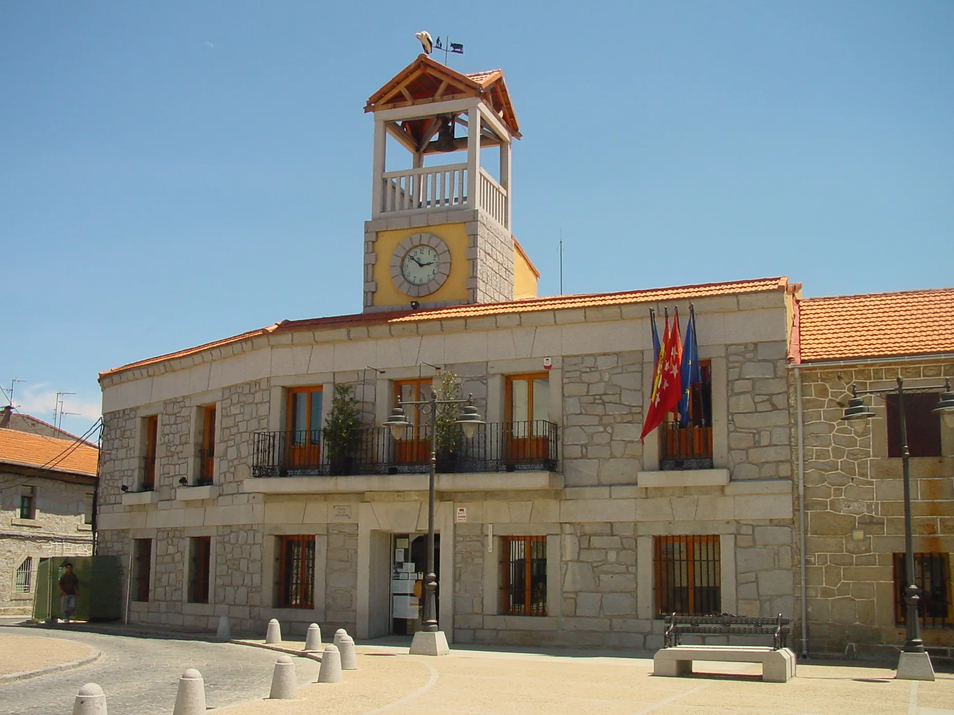 Photo showing: Ayuntamiento de Moralzarzal.