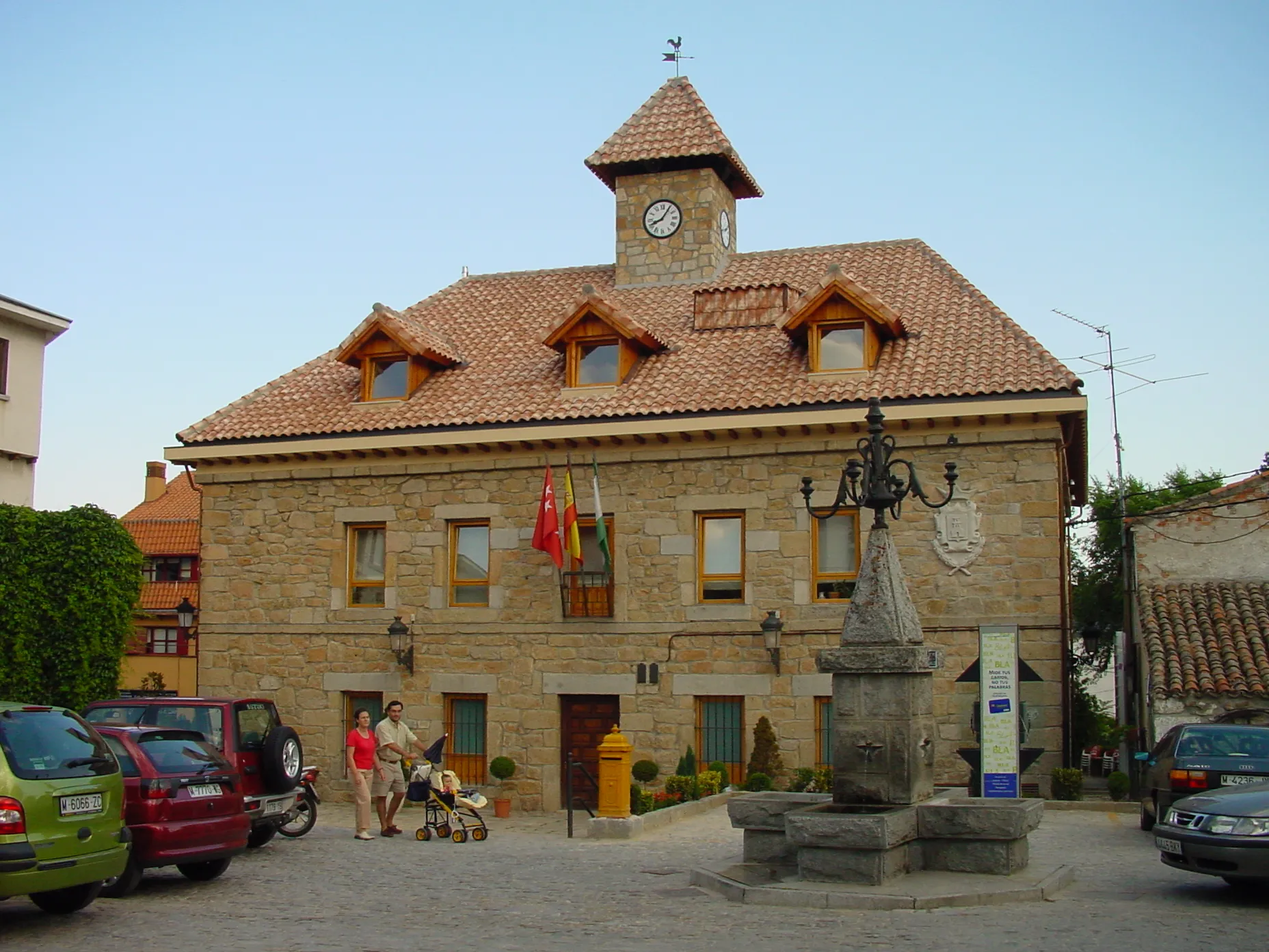 Photo showing: Ayuntamiento de Navacerrada.
