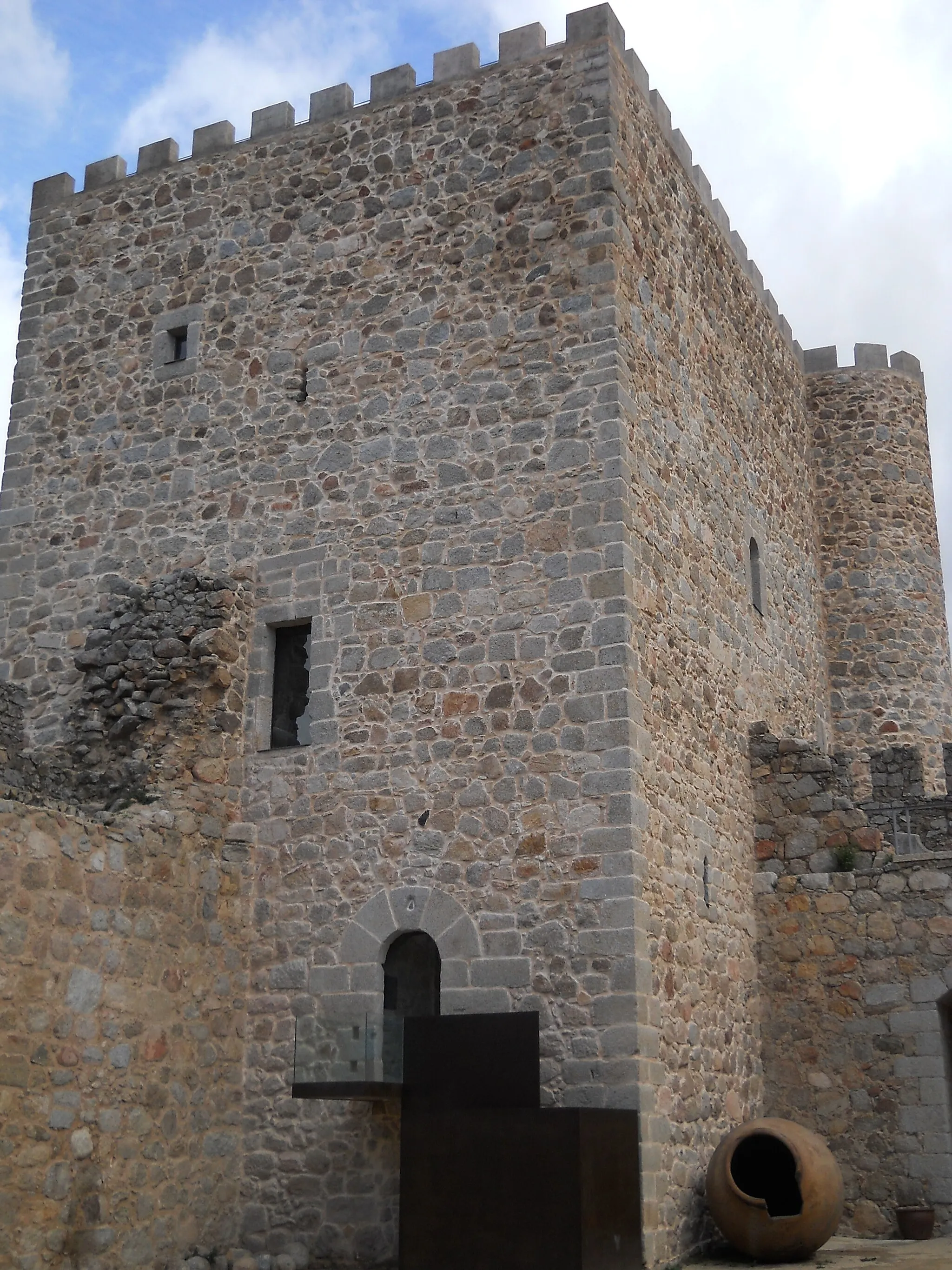 Photo showing: Castle San Martín de Valdeiglesias, Madrid, Spain, keep