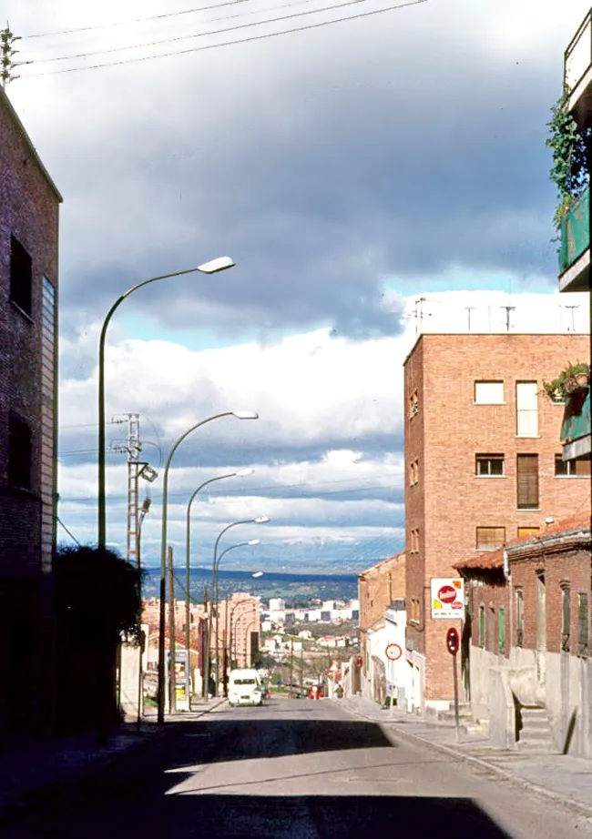 Photo showing: Capitán Blanco Argibay St.; in the background, Guadarrama Range. Madrid, Spain