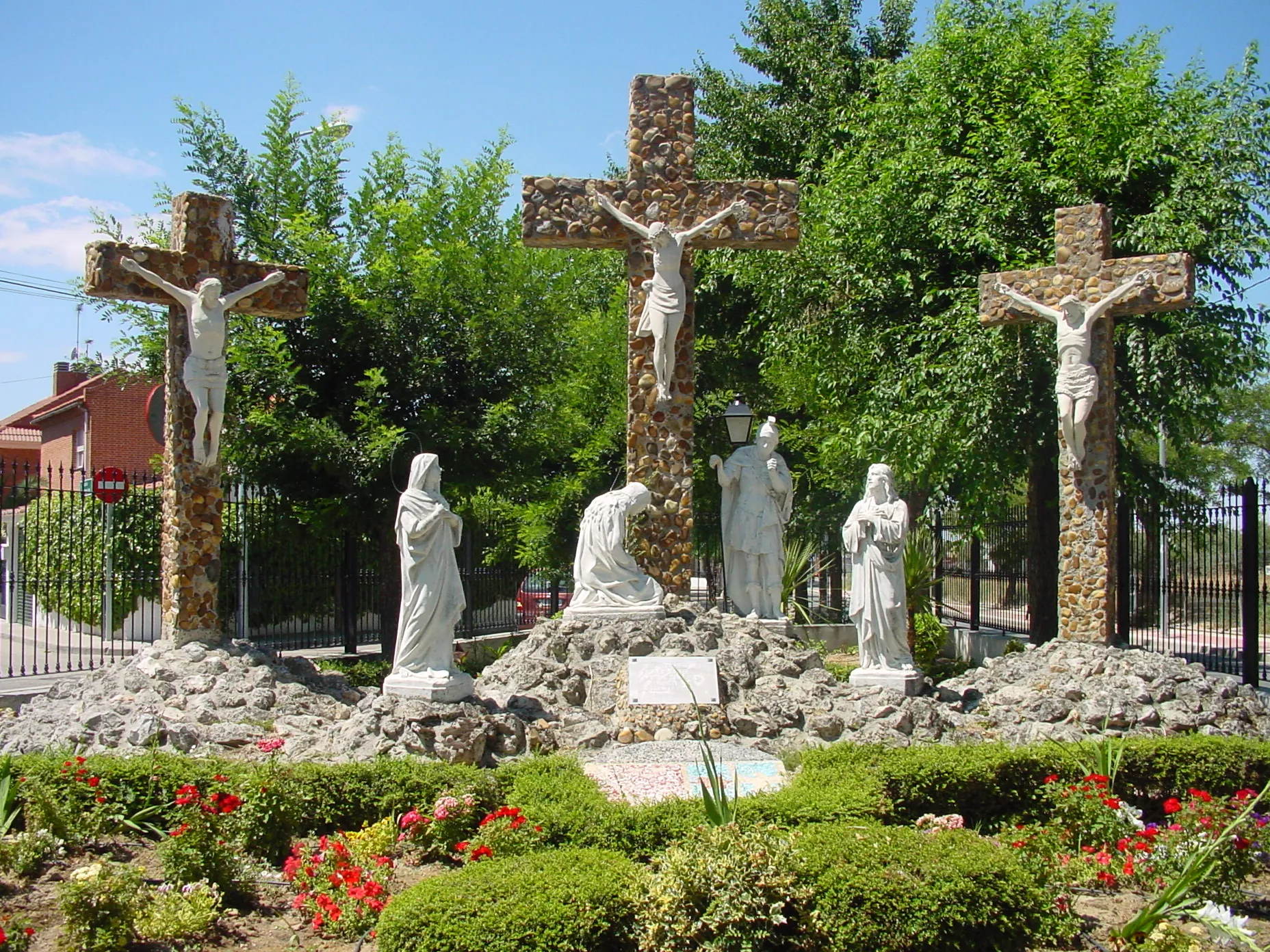 Photo showing: Monumento del Calvario en Parla pertece al conjunto de la Vía crucis siendo esta representación la duodécima estación.