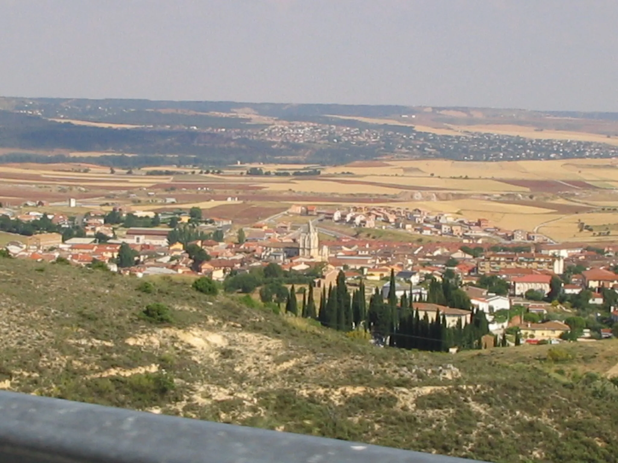 Photo showing: Torrelaguna vista dese montañas próximas.