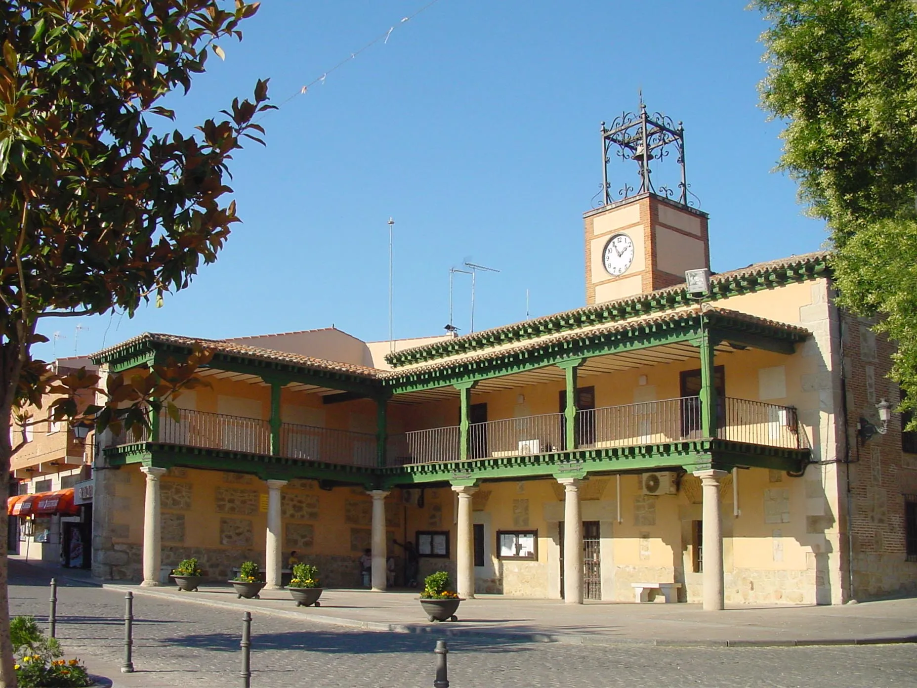 Photo showing: Ayuntamiento de Villa del Prado.