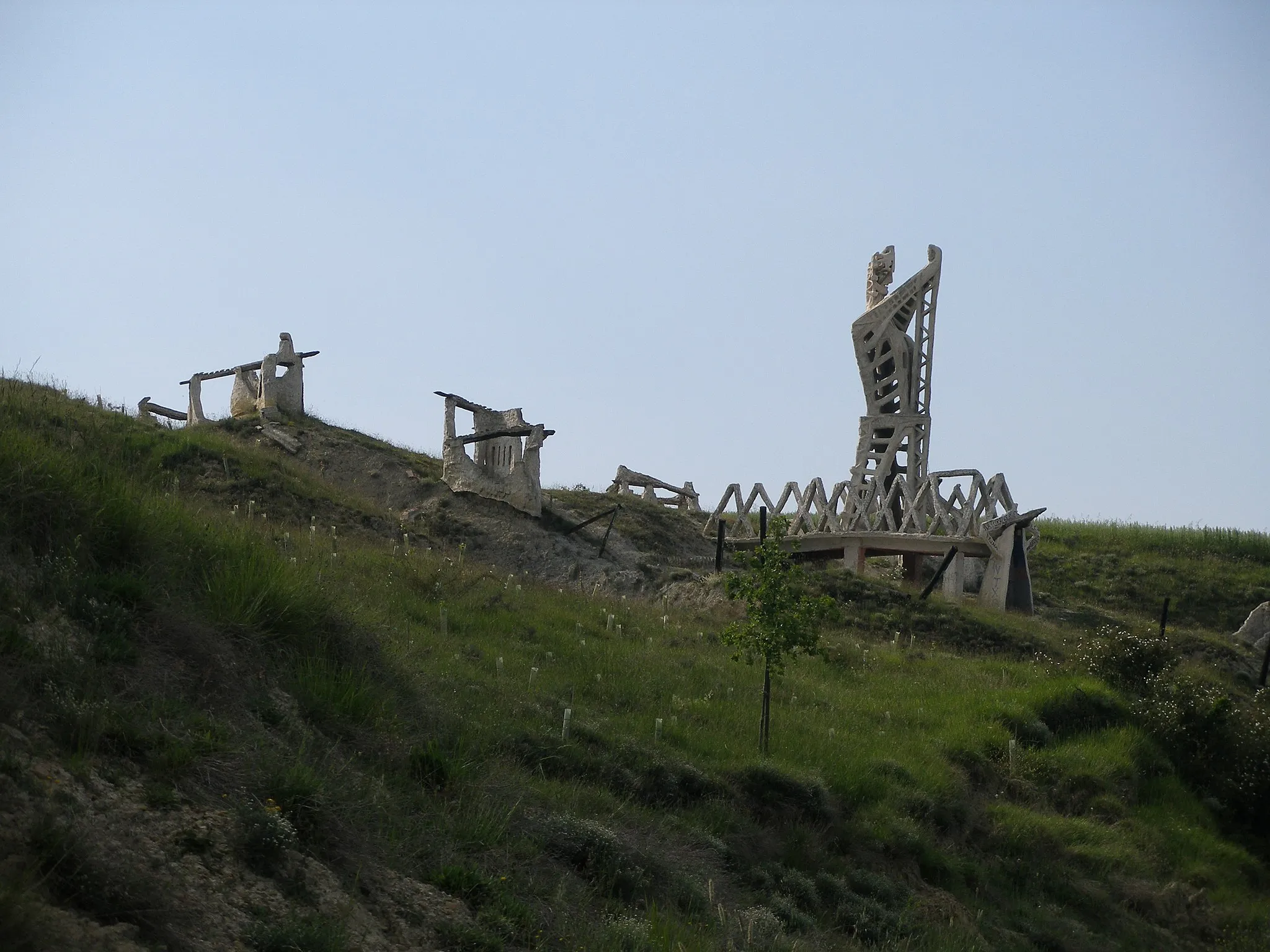 Photo showing: Monumento de la batalla de Noáin en Salinas de Pamplona o Getze, Galar. Noaingo guduaren monumentua Getzen, Galar, Nafarroa, Euskal Herria.