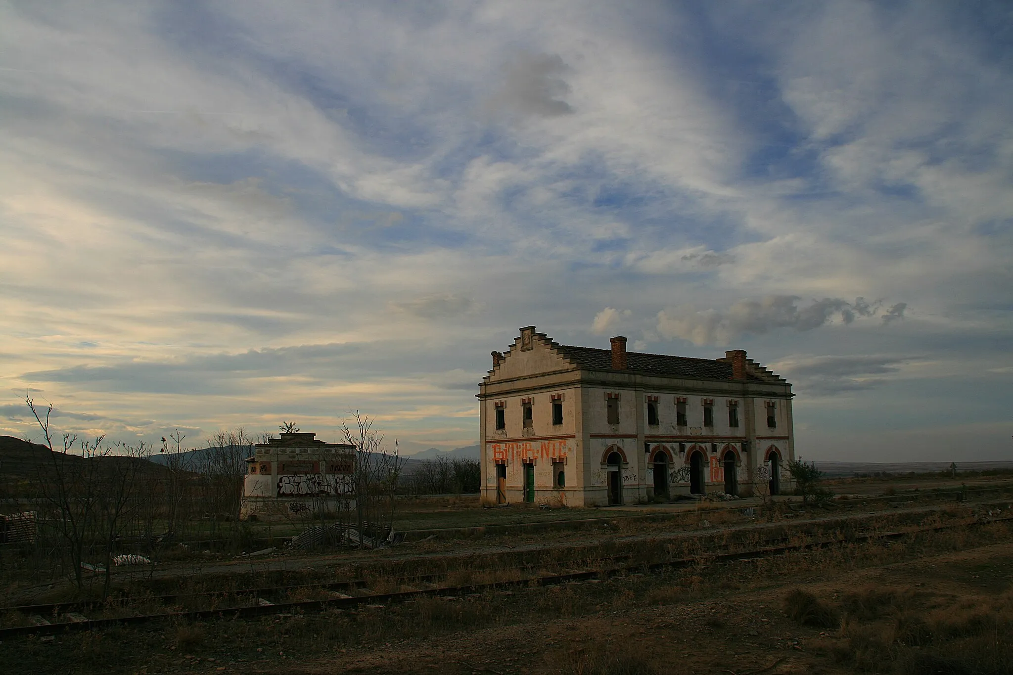 Photo showing: Línea del ferrocarril Soria-Castejón. Estacion de Fitero, Navarra